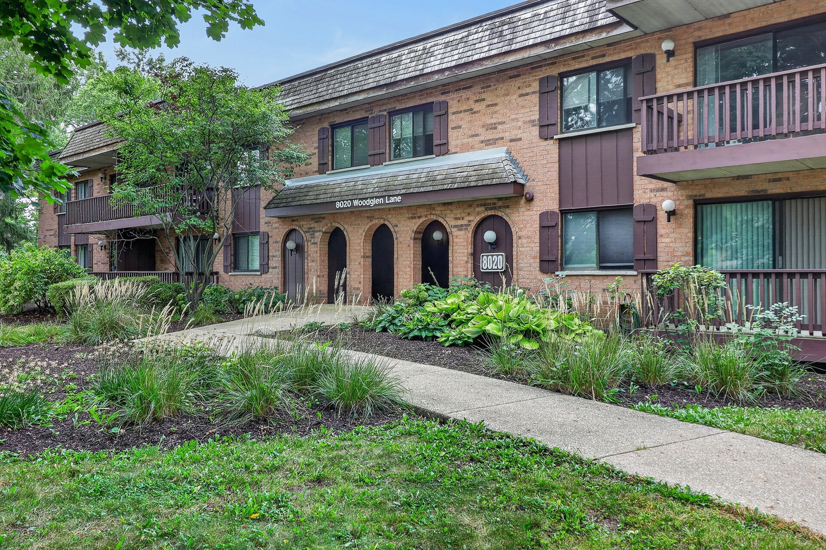 8020 Woodglen Lane, #202, Downers Grove, IL 60516 8020 Woodglen Lane, #202, Downers Grove, IL 60516