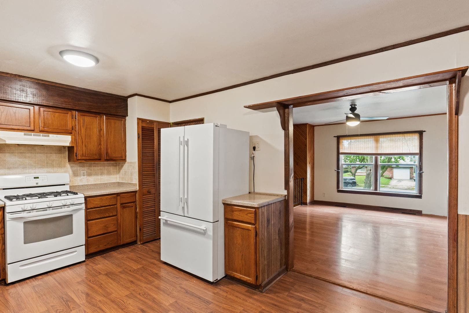 145 Bedford Road, Bolingbrook, IL 60440