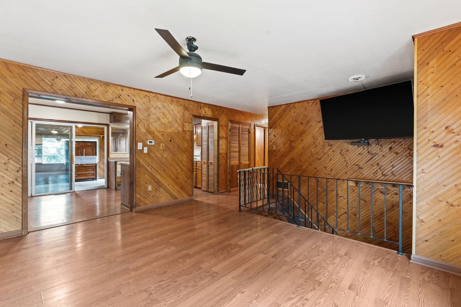 145 Bedford Road, Bolingbrook, IL 60440