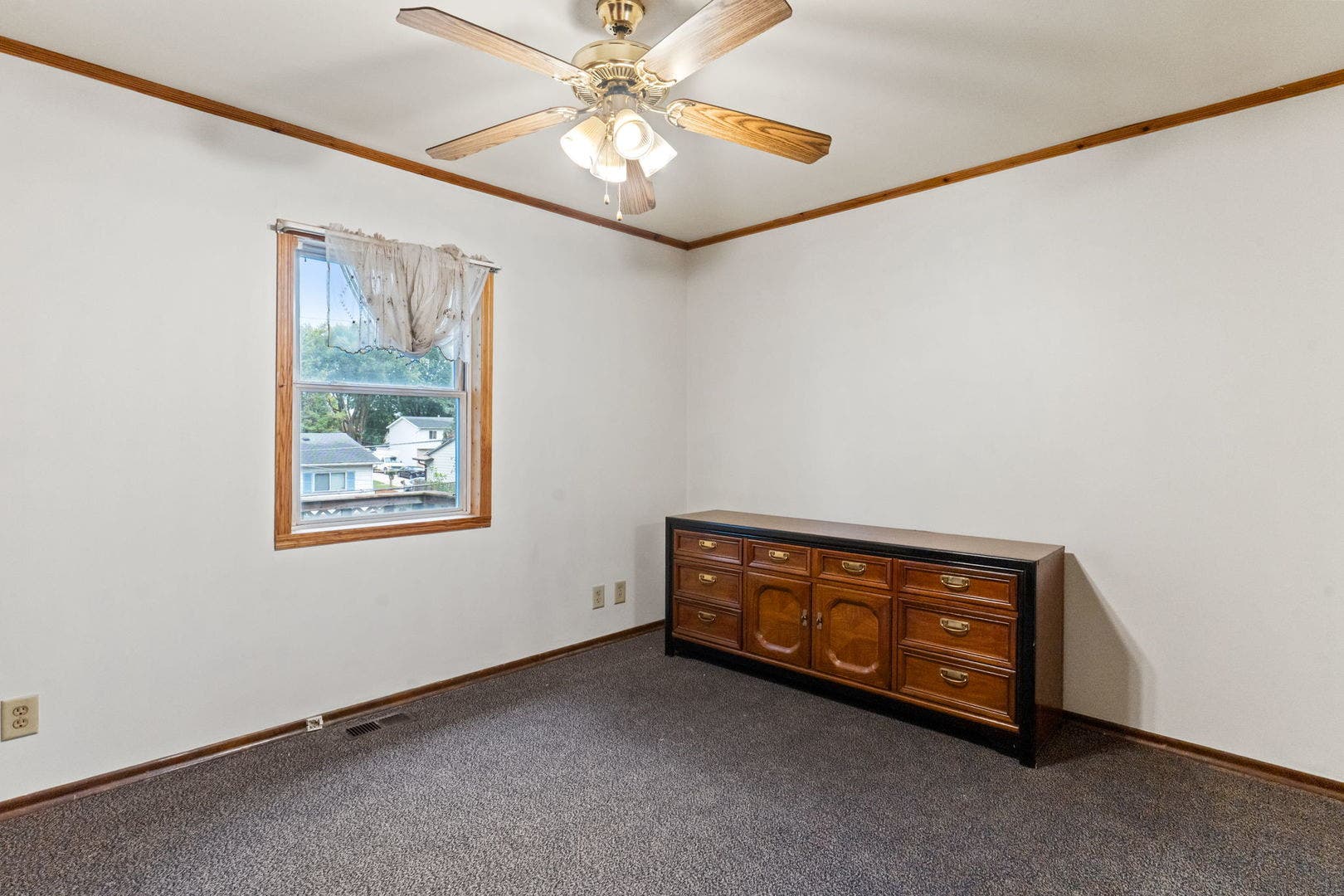 145 Bedford Road, Bolingbrook, IL 60440