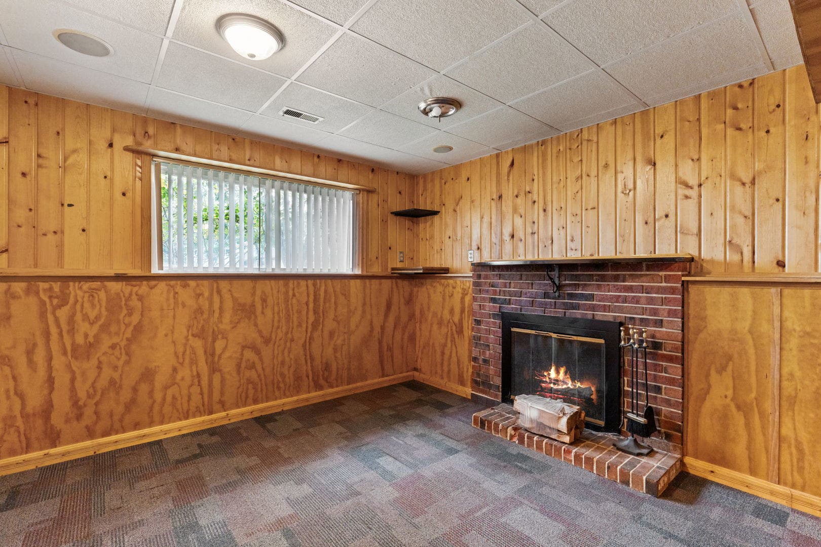 145 Bedford Road, Bolingbrook, IL 60440