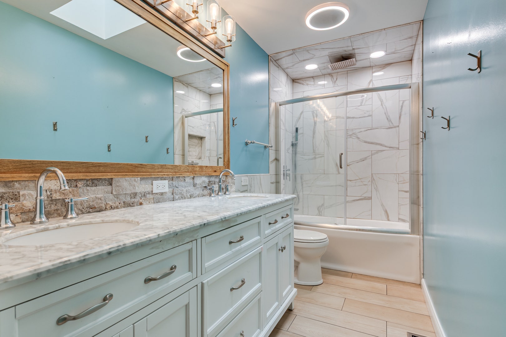 1124 Covington Drive, Lemont, IL 60439 1124 Covington Drive, Lemont, IL 60439