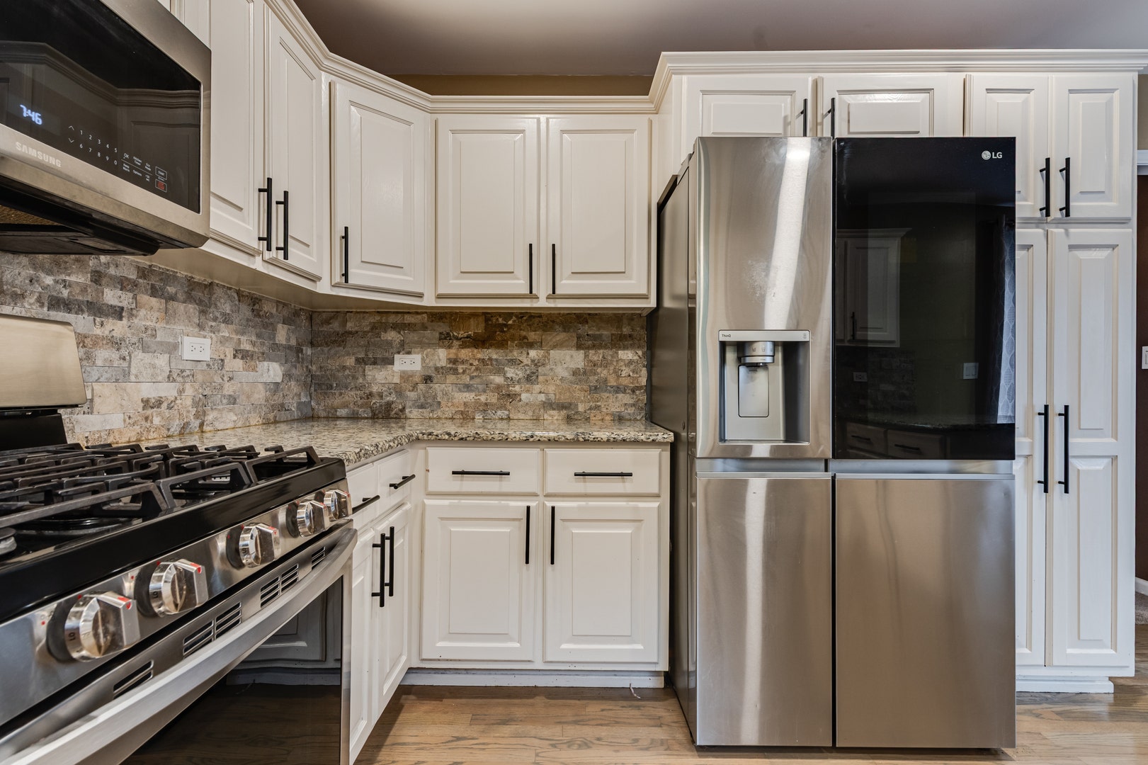 1124 Covington Drive, Lemont, IL 60439 1124 Covington Drive, Lemont, IL 60439
