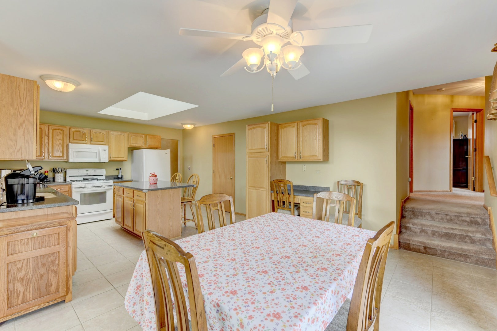 8600 Henke Drive, Tinley Park, IL 60487 8600 Henke Drive, Tinley Park, IL 60487