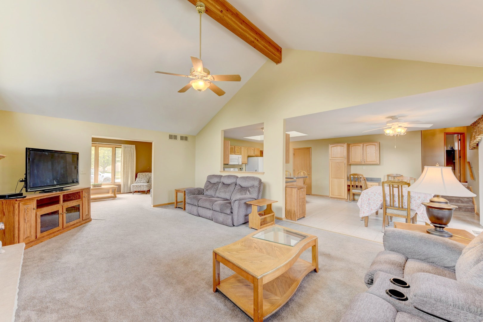8600 Henke Drive, Tinley Park, IL 60487 8600 Henke Drive, Tinley Park, IL 60487