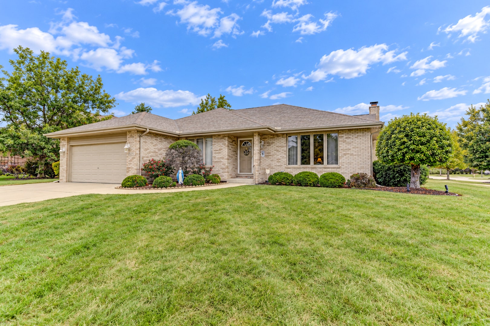 8600 Henke Drive, Tinley Park, IL 60487 8600 Henke Drive, Tinley Park, IL 60487