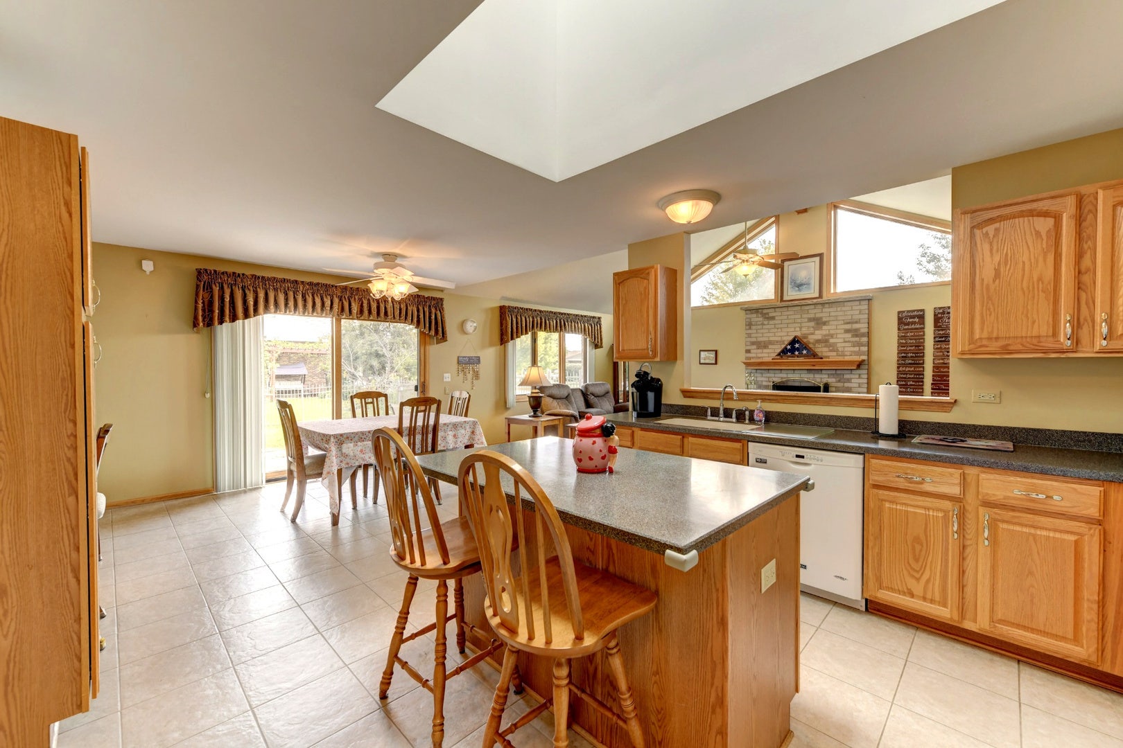 8600 Henke Drive, Tinley Park, IL 60487 8600 Henke Drive, Tinley Park, IL 60487