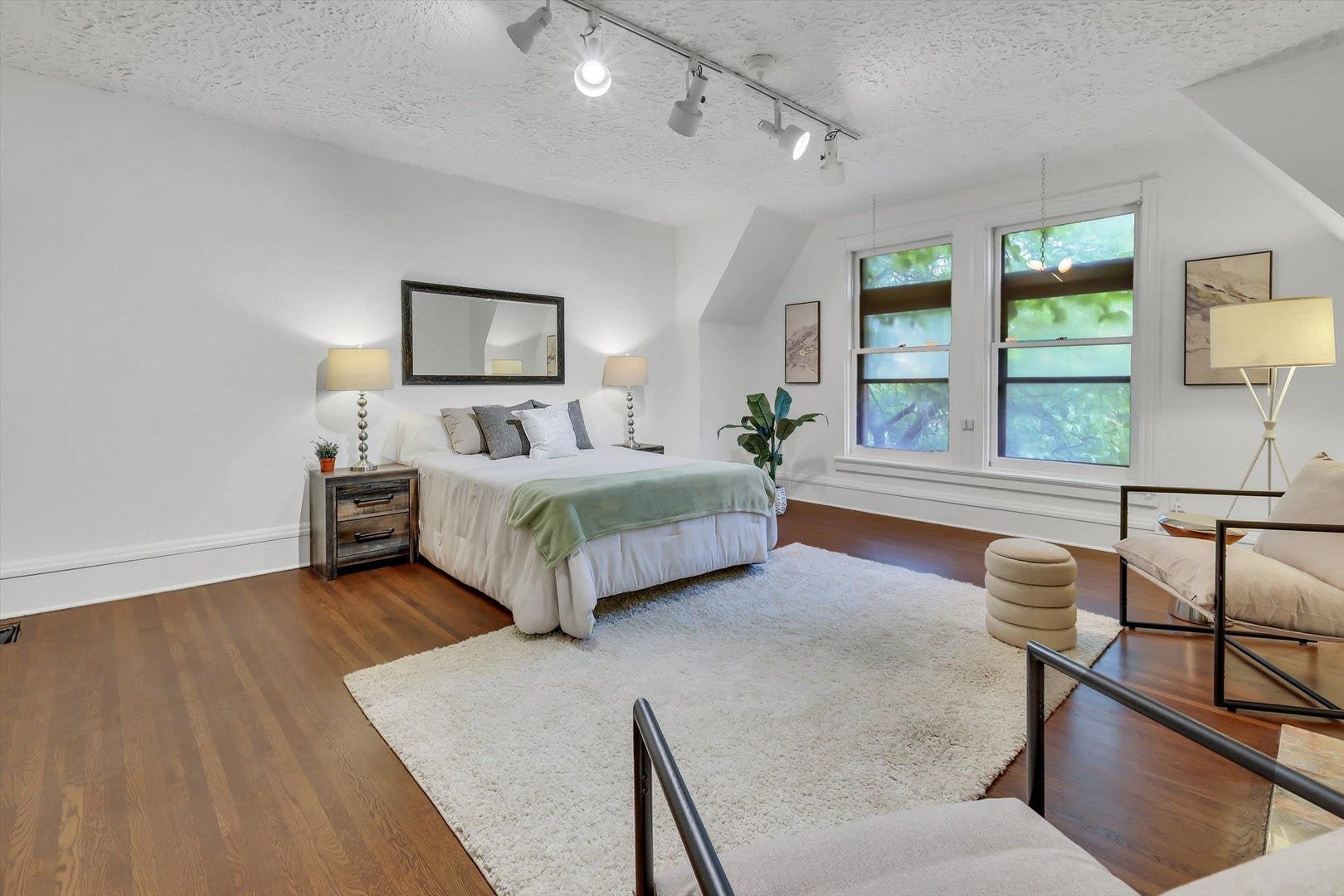 1034 N La Salle Drive, Chicago, IL 60610 1034 N La Salle Drive, Chicago, IL 60610