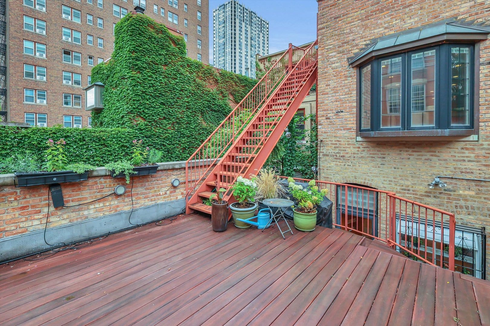1034 N La Salle Drive, Chicago, IL 60610 1034 N La Salle Drive, Chicago, IL 60610