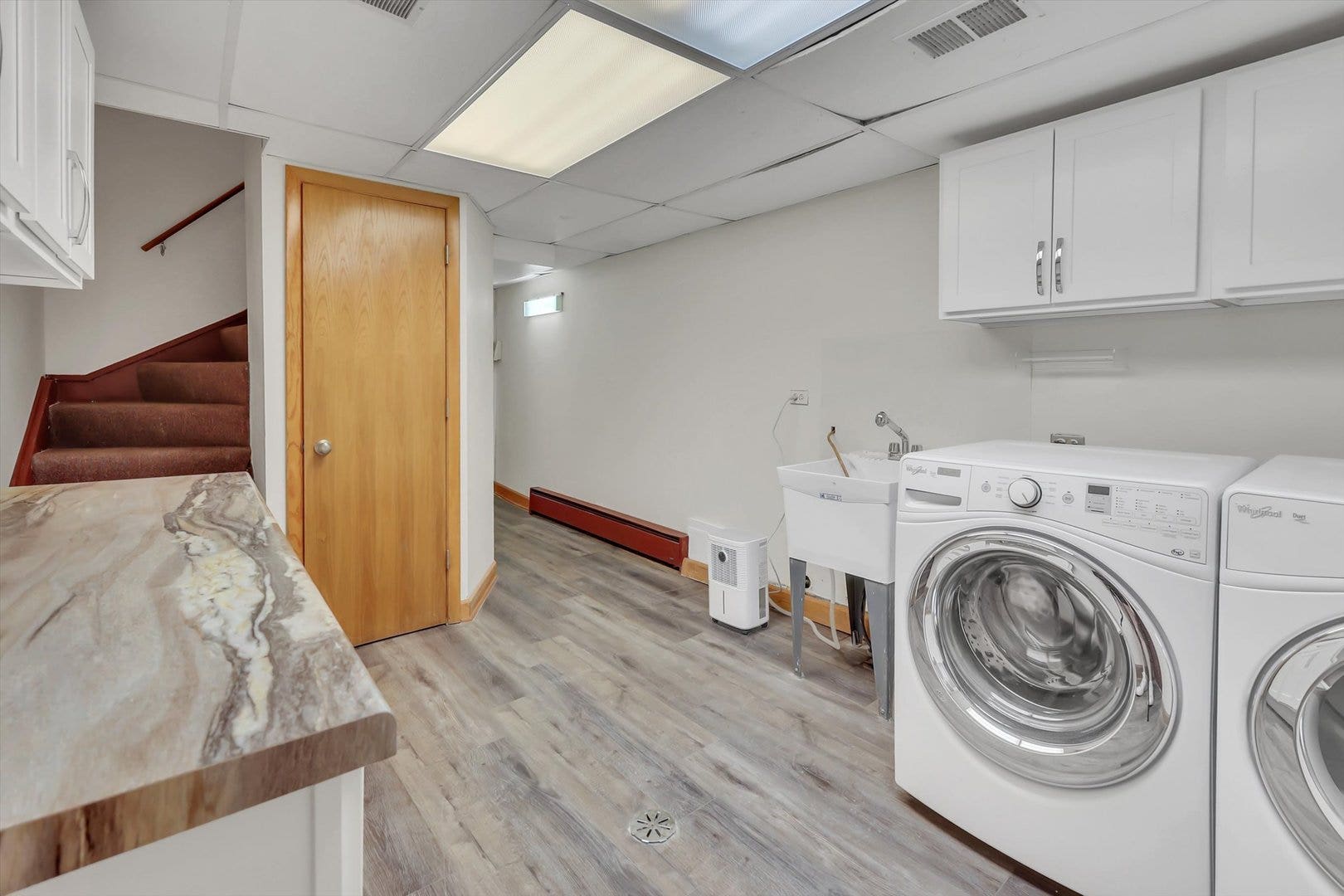 1034 N La Salle Drive, Chicago, IL 60610 1034 N La Salle Drive, Chicago, IL 60610