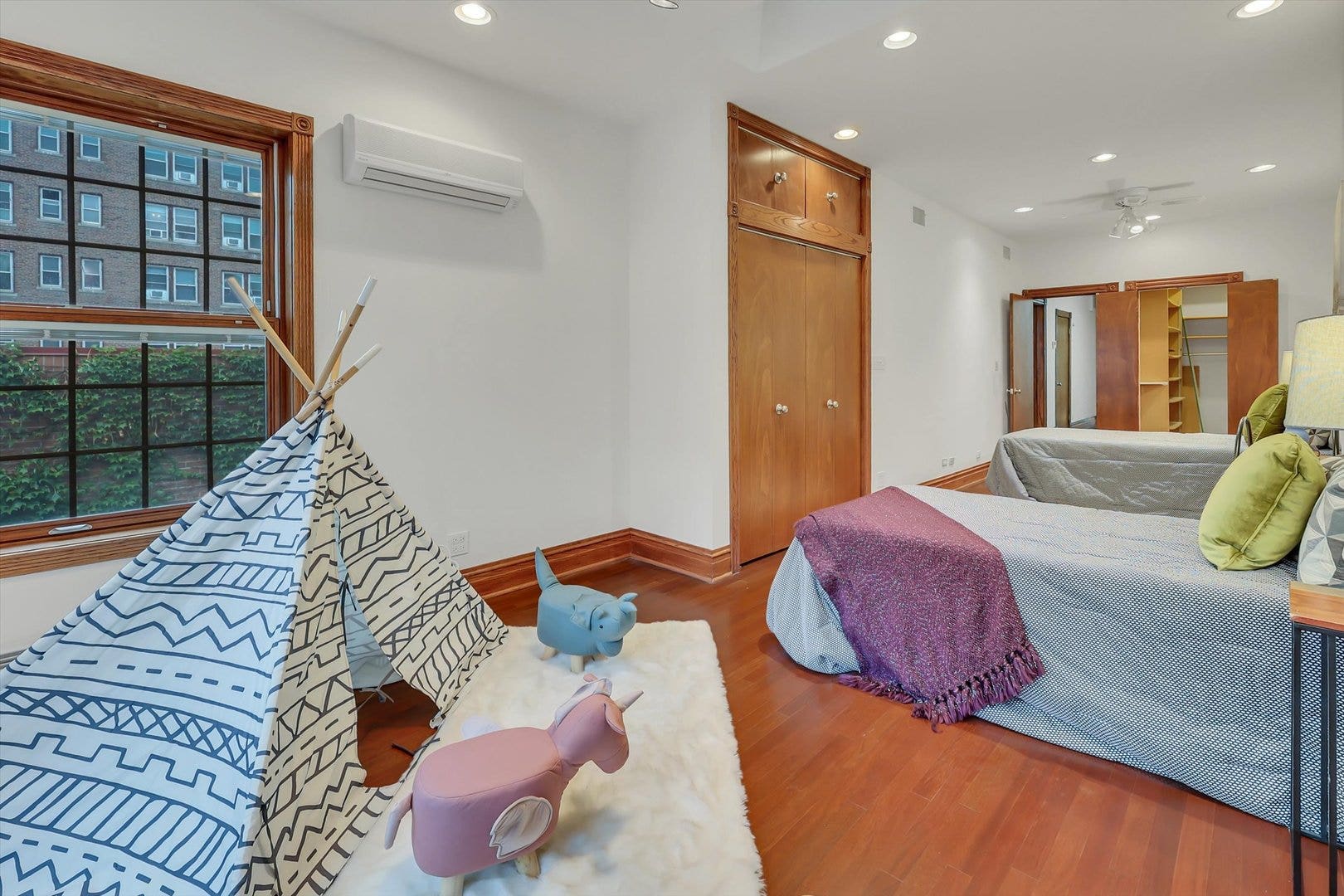 1034 N La Salle Drive, Chicago, IL 60610 1034 N La Salle Drive, Chicago, IL 60610