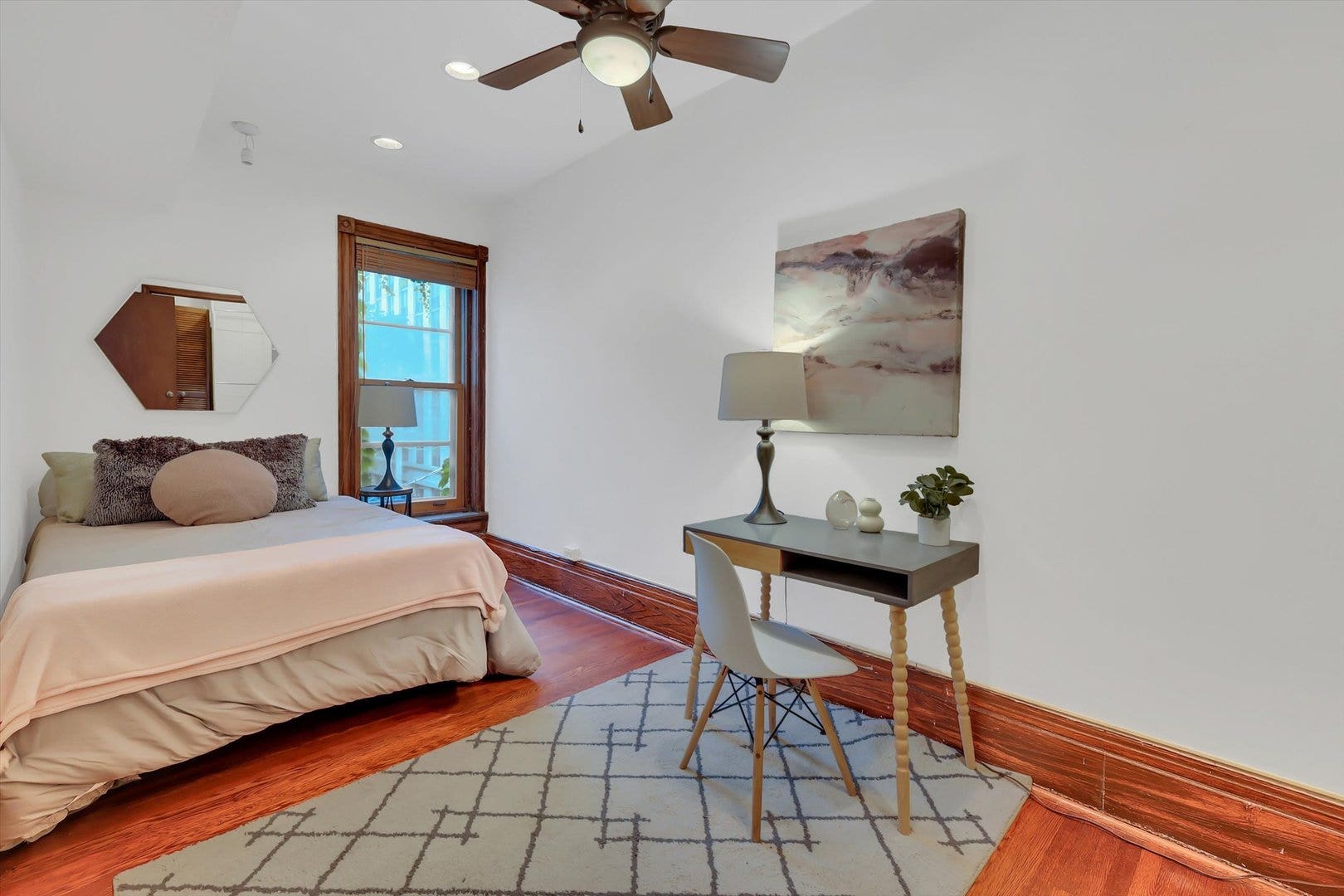 1034 N La Salle Drive, Chicago, IL 60610 1034 N La Salle Drive, Chicago, IL 60610