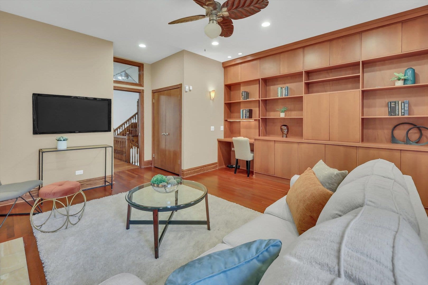 1034 N La Salle Drive, Chicago, IL 60610 1034 N La Salle Drive, Chicago, IL 60610