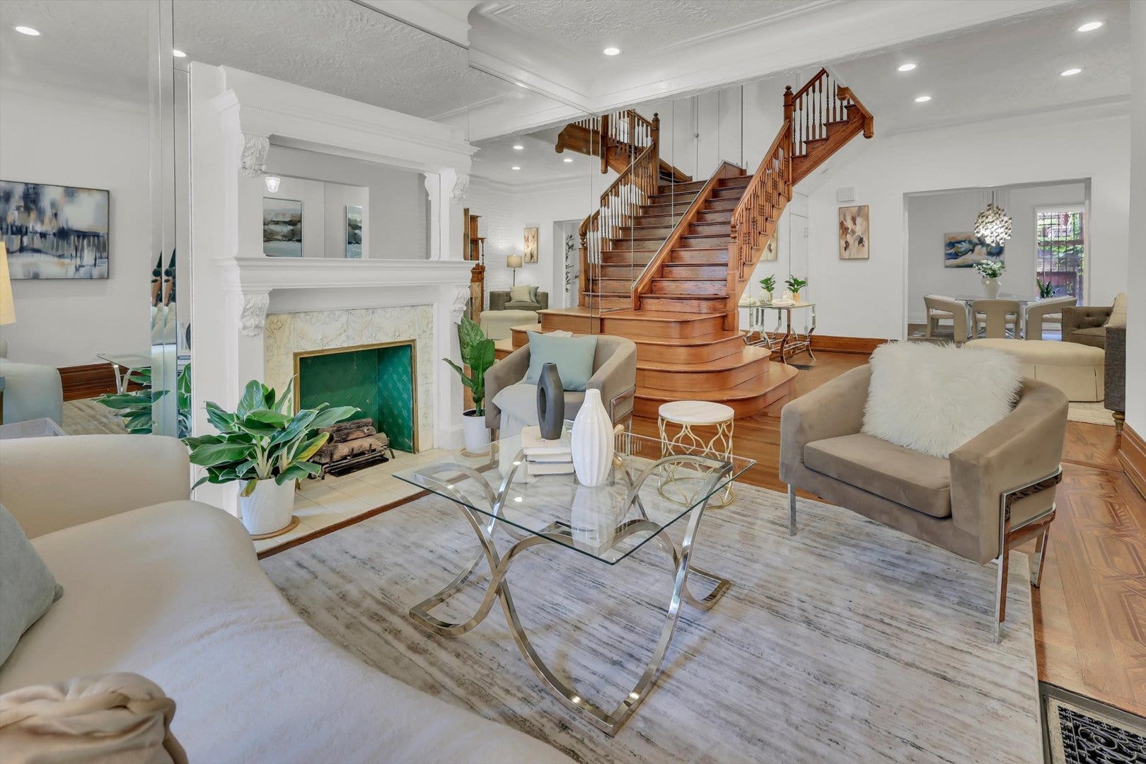 1034 N La Salle Drive, Chicago, IL 60610 1034 N La Salle Drive, Chicago, IL 60610