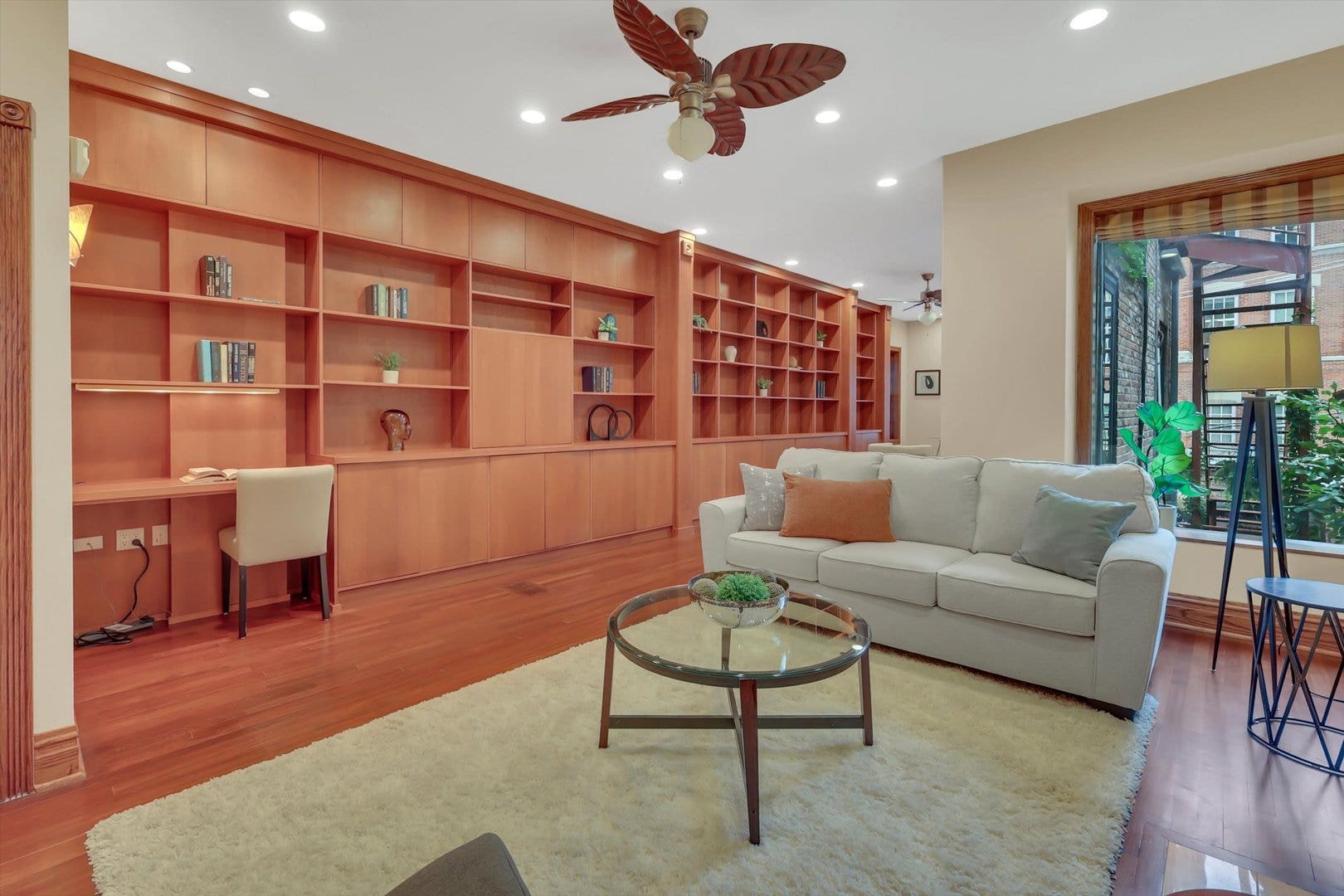 1034 N La Salle Drive, Chicago, IL 60610 1034 N La Salle Drive, Chicago, IL 60610
