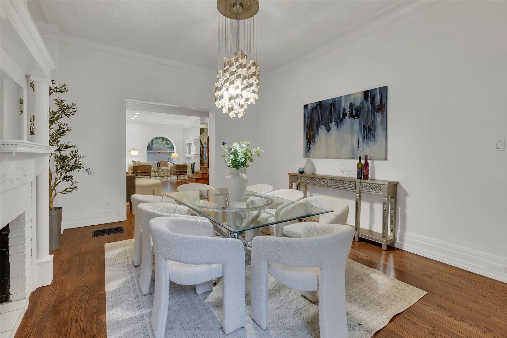 1034 N La Salle Drive, Chicago, IL 60610 1034 N La Salle Drive, Chicago, IL 60610