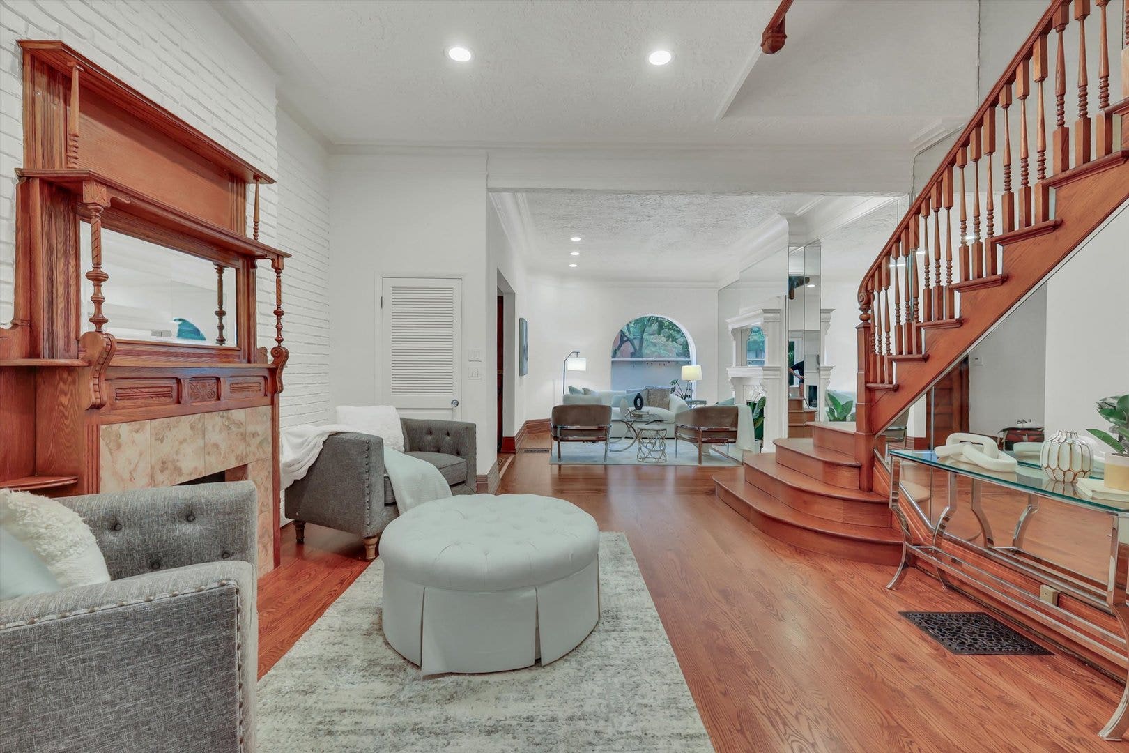1034 N La Salle Drive, Chicago, IL 60610 1034 N La Salle Drive, Chicago, IL 60610