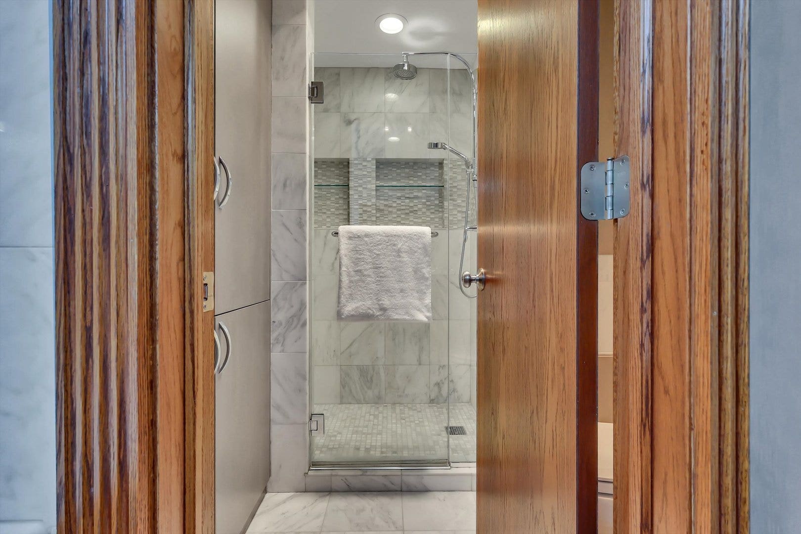 1034 N La Salle Drive, Chicago, IL 60610 1034 N La Salle Drive, Chicago, IL 60610