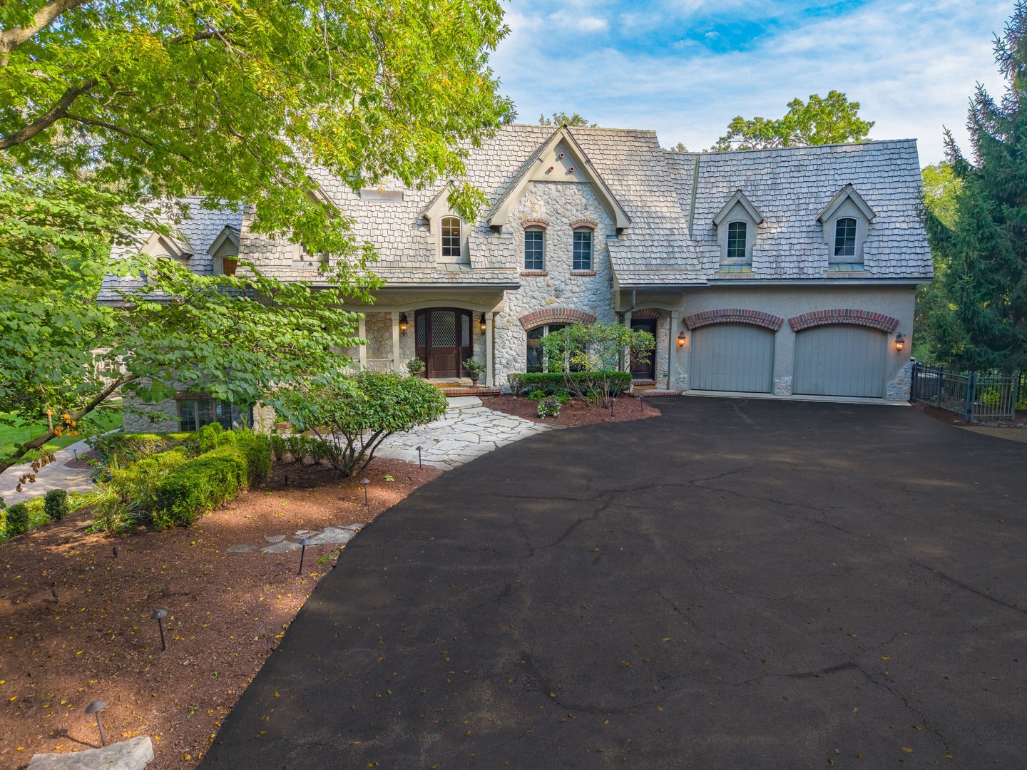 38w301 Burr Road Lane, St. Charles, IL 60175