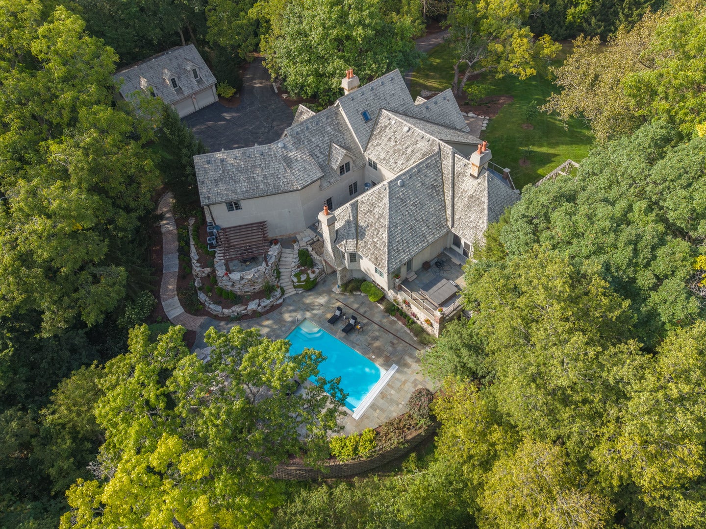 38w301 Burr Road Lane, St. Charles, IL 60175