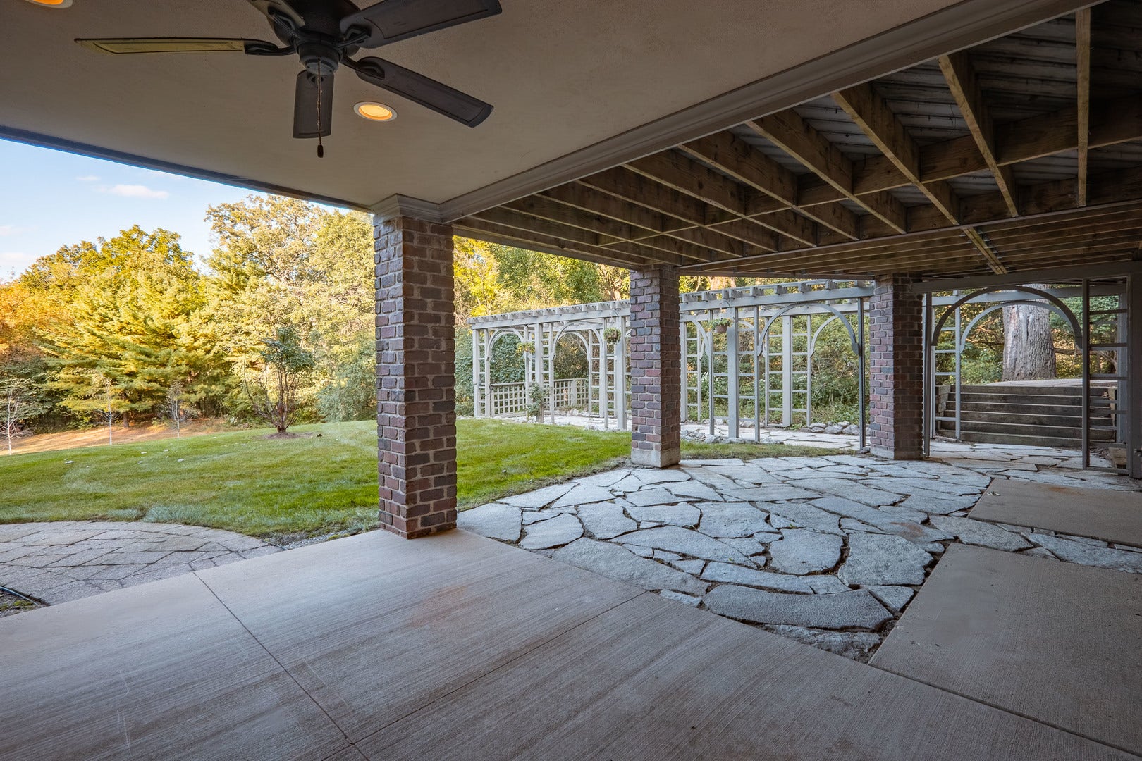 38w301 Burr Road Lane, St. Charles, IL 60175