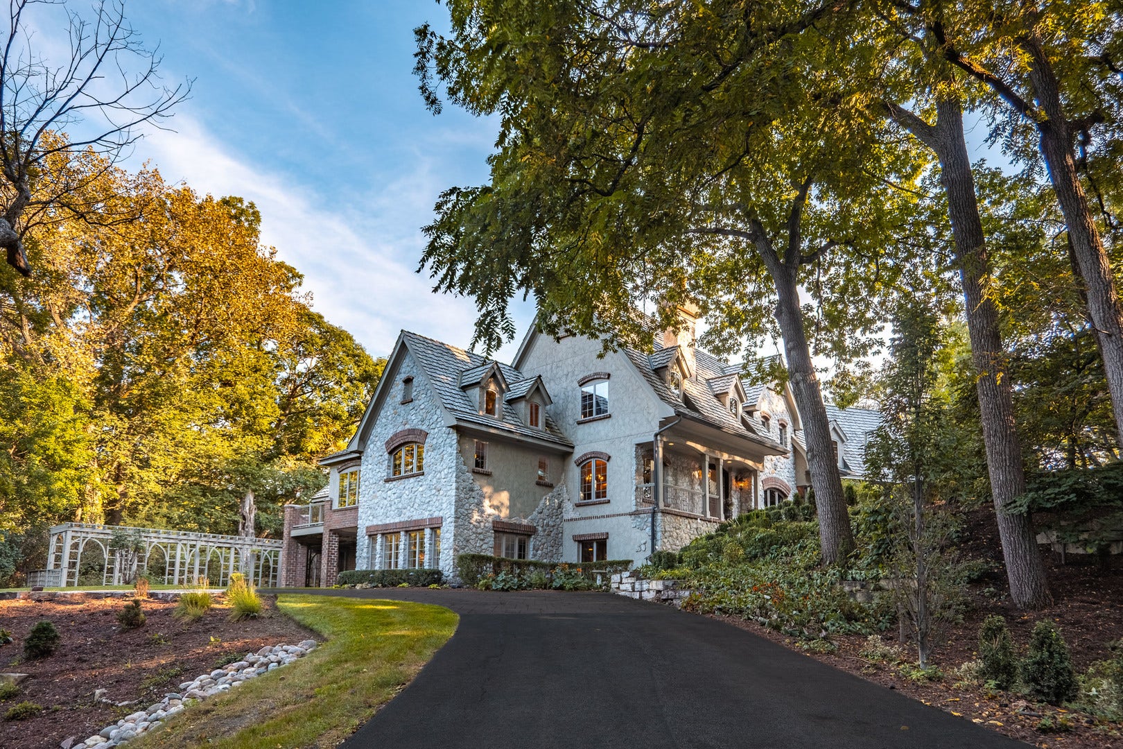 38w301 Burr Road Lane, St. Charles, IL 60175