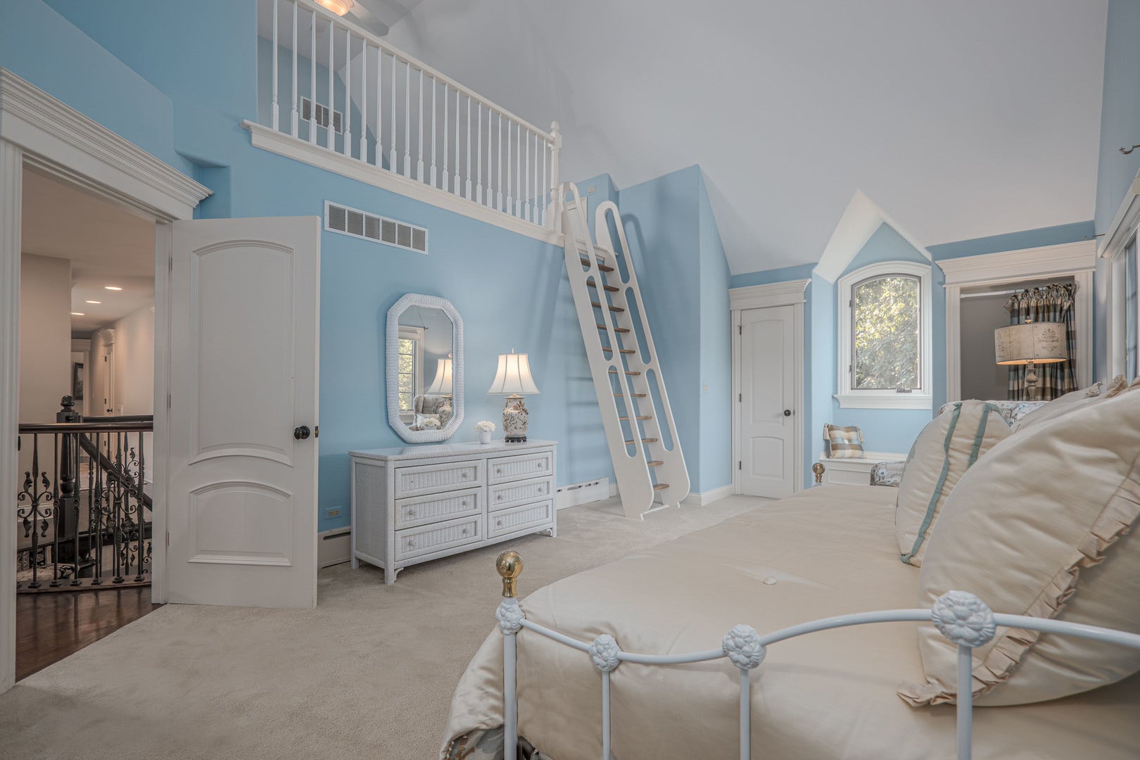 38w301 Burr Road Lane, St. Charles, IL 60175