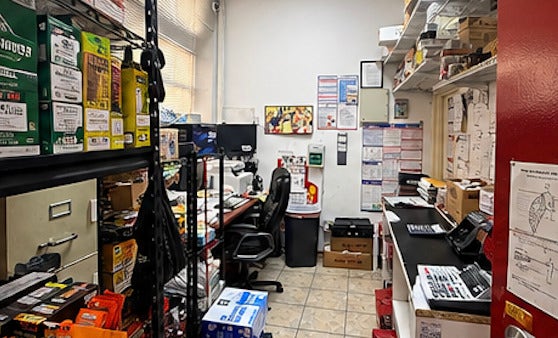 1224 W 59th Street, Chicago, IL 60636 Back office