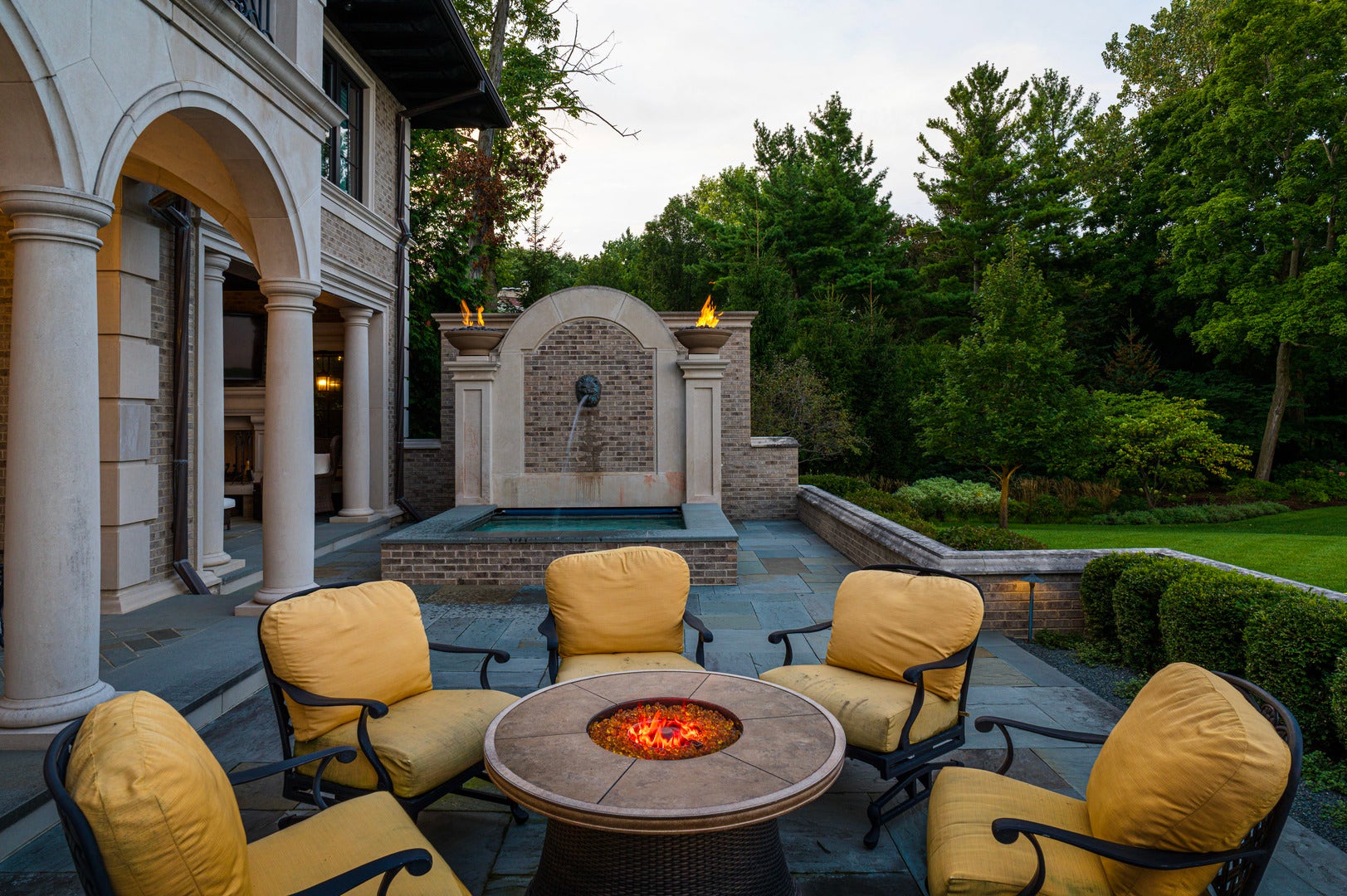 595 Circle Lane, Lake Forest, IL 60045 595 Circle Lane, Lake Forest, IL 60045