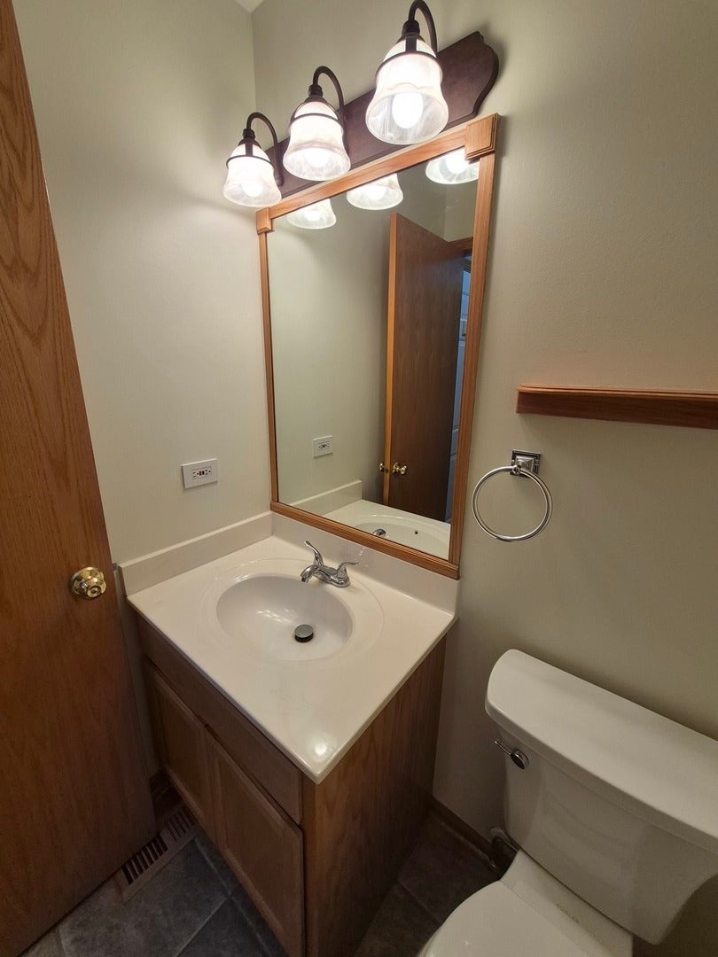 9510 Perth Circle, Tinley Park, IL 60487
