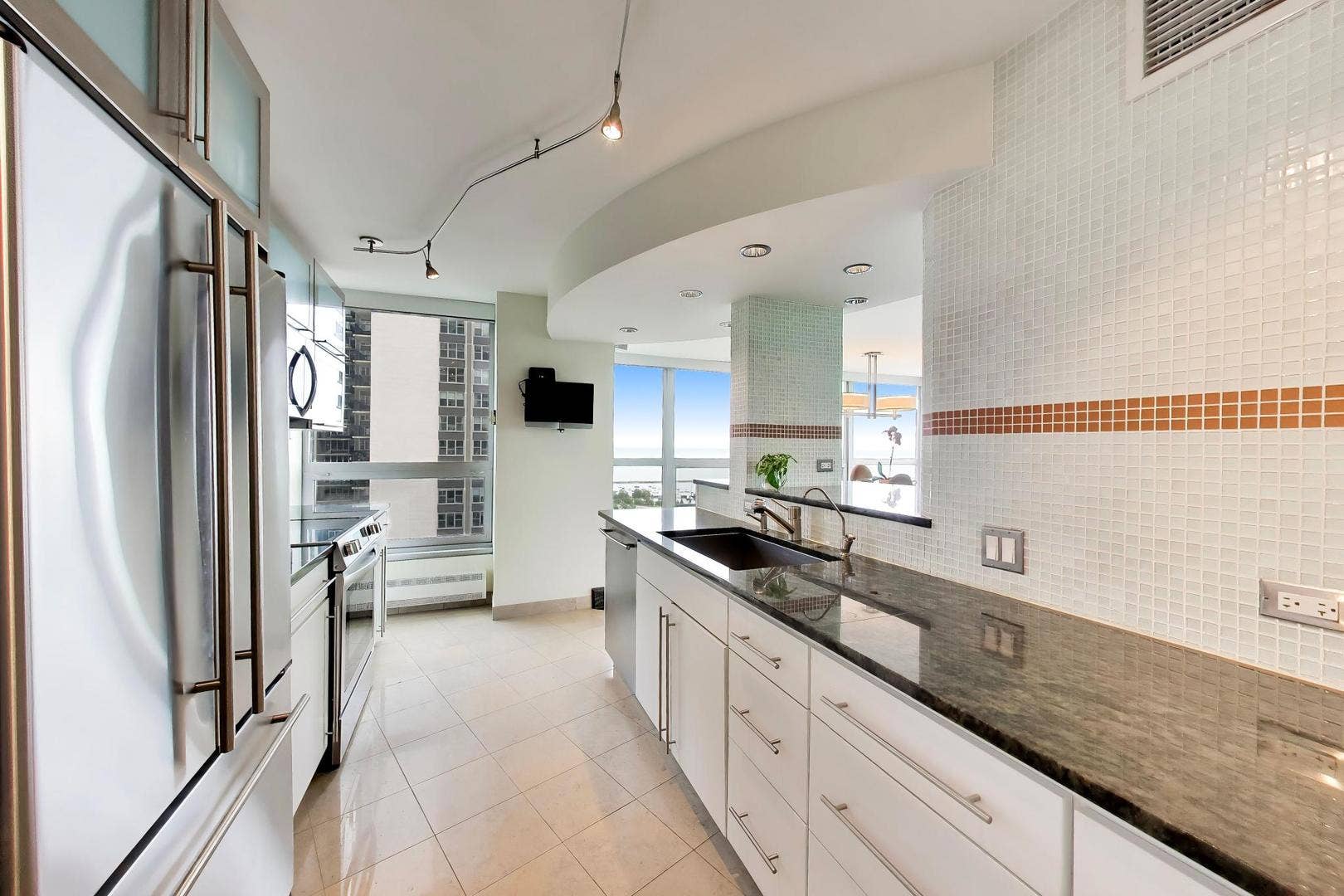 360 E Randolph Street, #1401, Chicago, IL 60601
