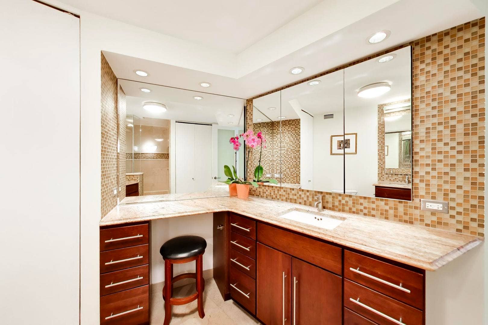 360 E Randolph Street, #1401, Chicago, IL 60601