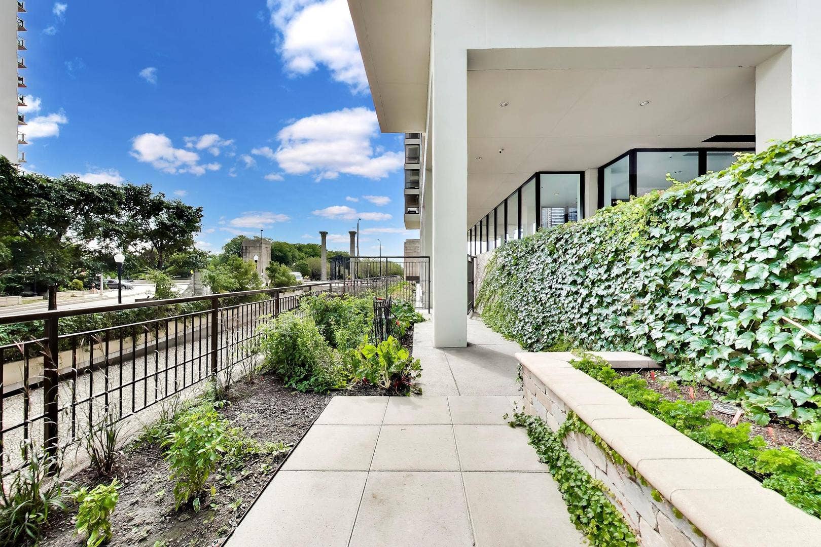 360 E Randolph Street, #1401, Chicago, IL 60601
