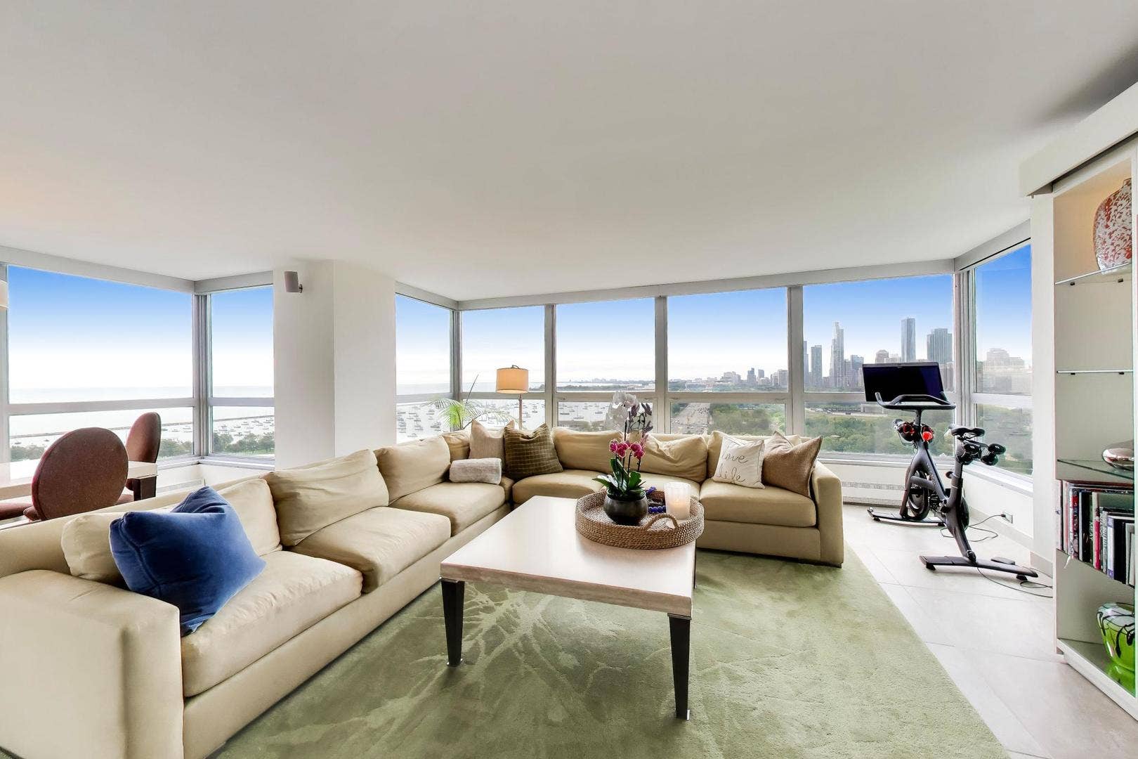 360 E Randolph Street, #1401, Chicago, IL 60601
