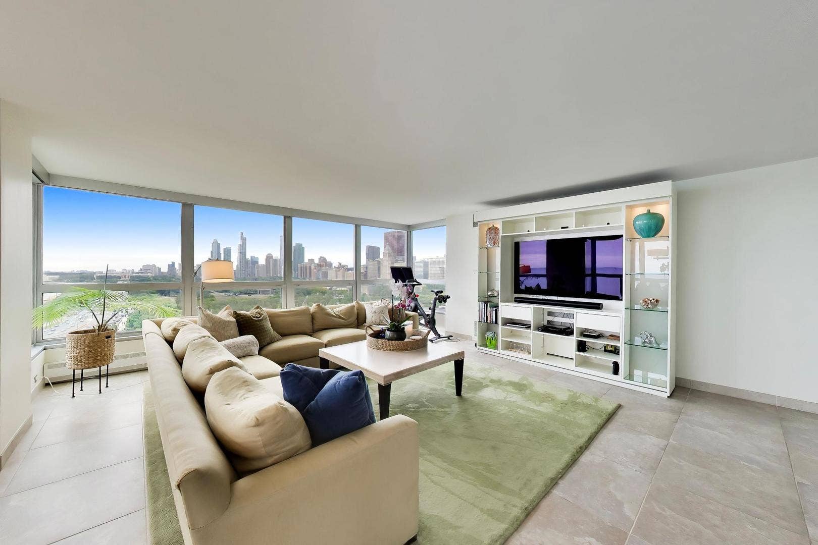 360 E Randolph Street, #1401, Chicago, IL 60601