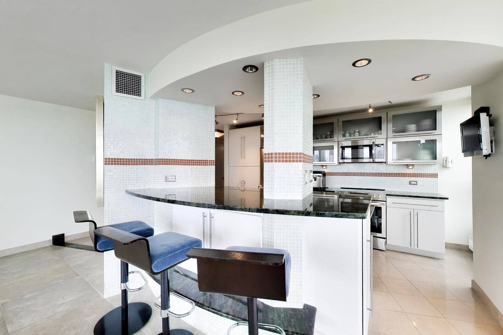360 E Randolph Street, #1401, Chicago, IL 60601