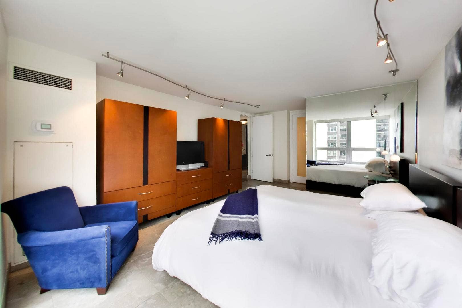360 E Randolph Street, #1401, Chicago, IL 60601