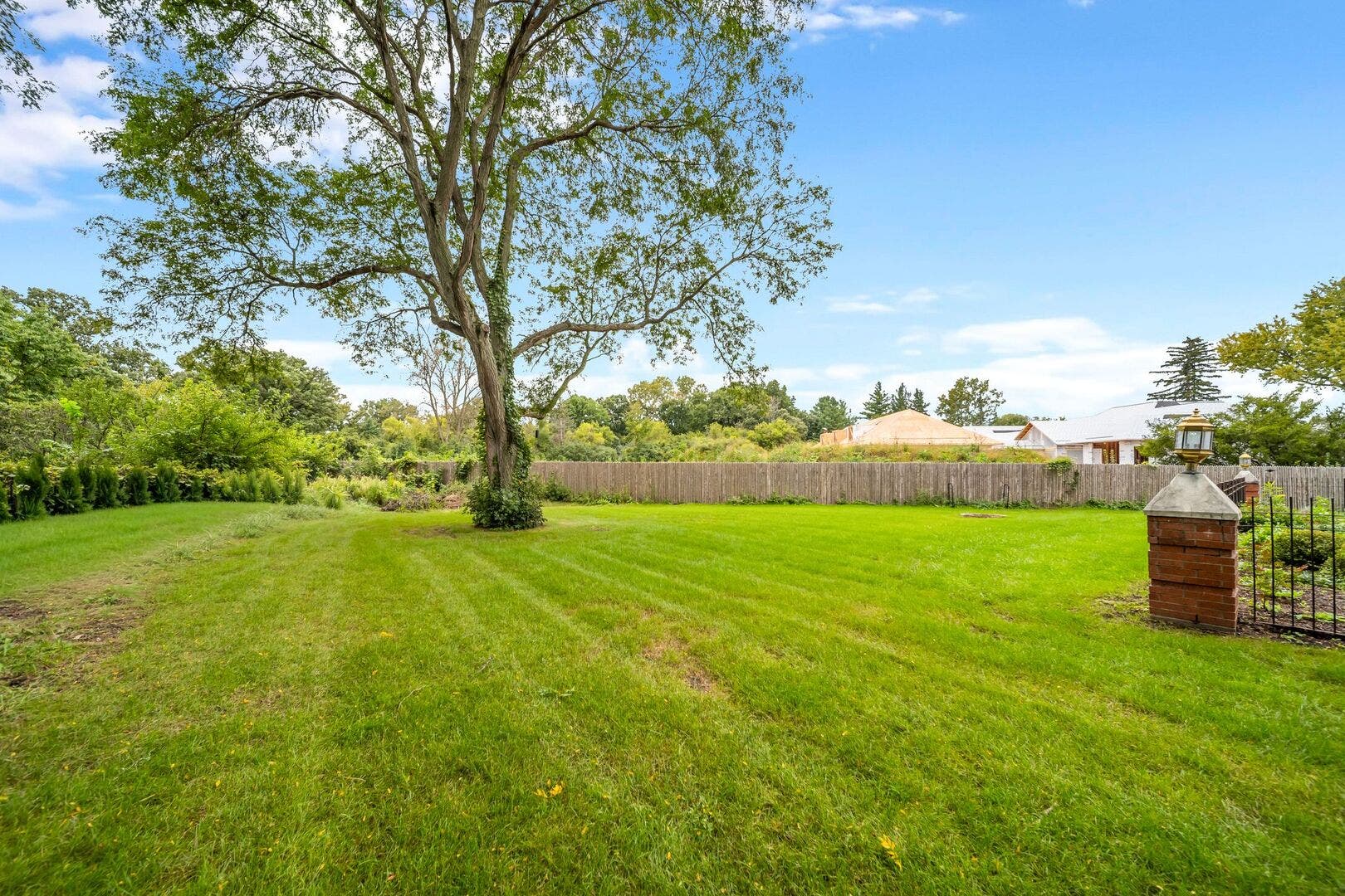 711 W Old Elm Road, Lake Forest, IL 60045 711 W Old Elm Road, Lake Forest, IL 60045