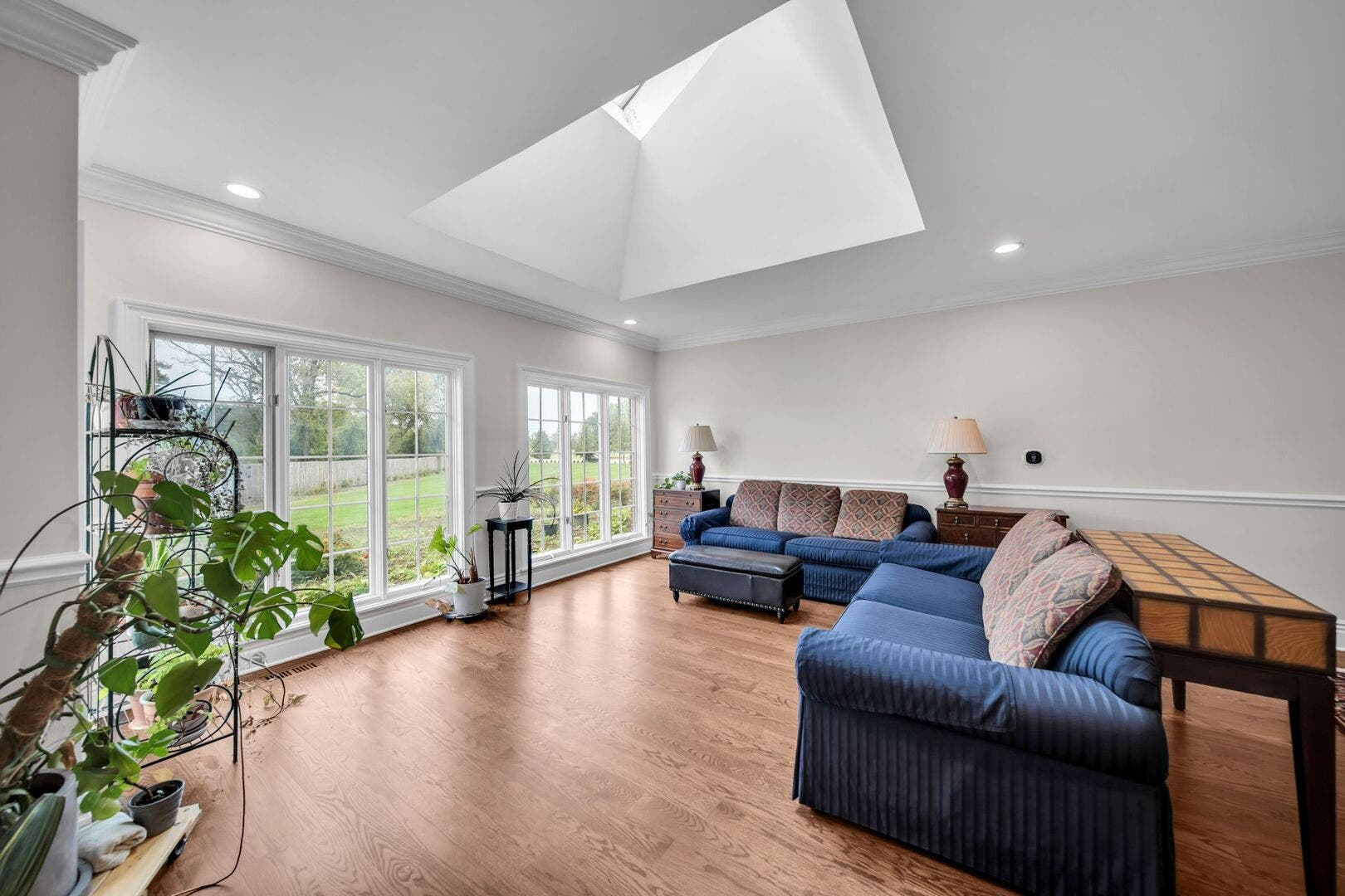 711 W Old Elm Road, Lake Forest, IL 60045 711 W Old Elm Road, Lake Forest, IL 60045