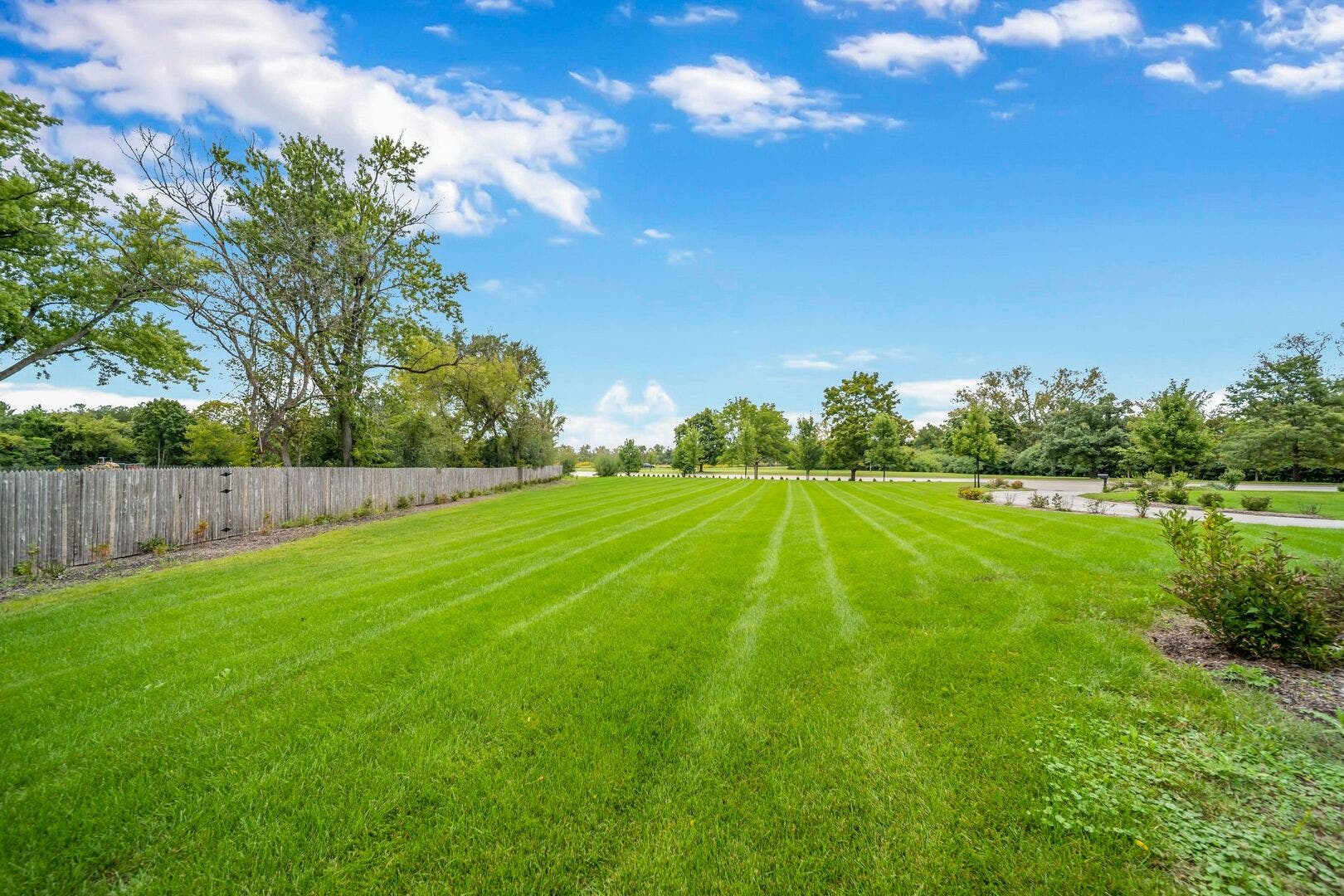 711 W Old Elm Road, Lake Forest, IL 60045 711 W Old Elm Road, Lake Forest, IL 60045