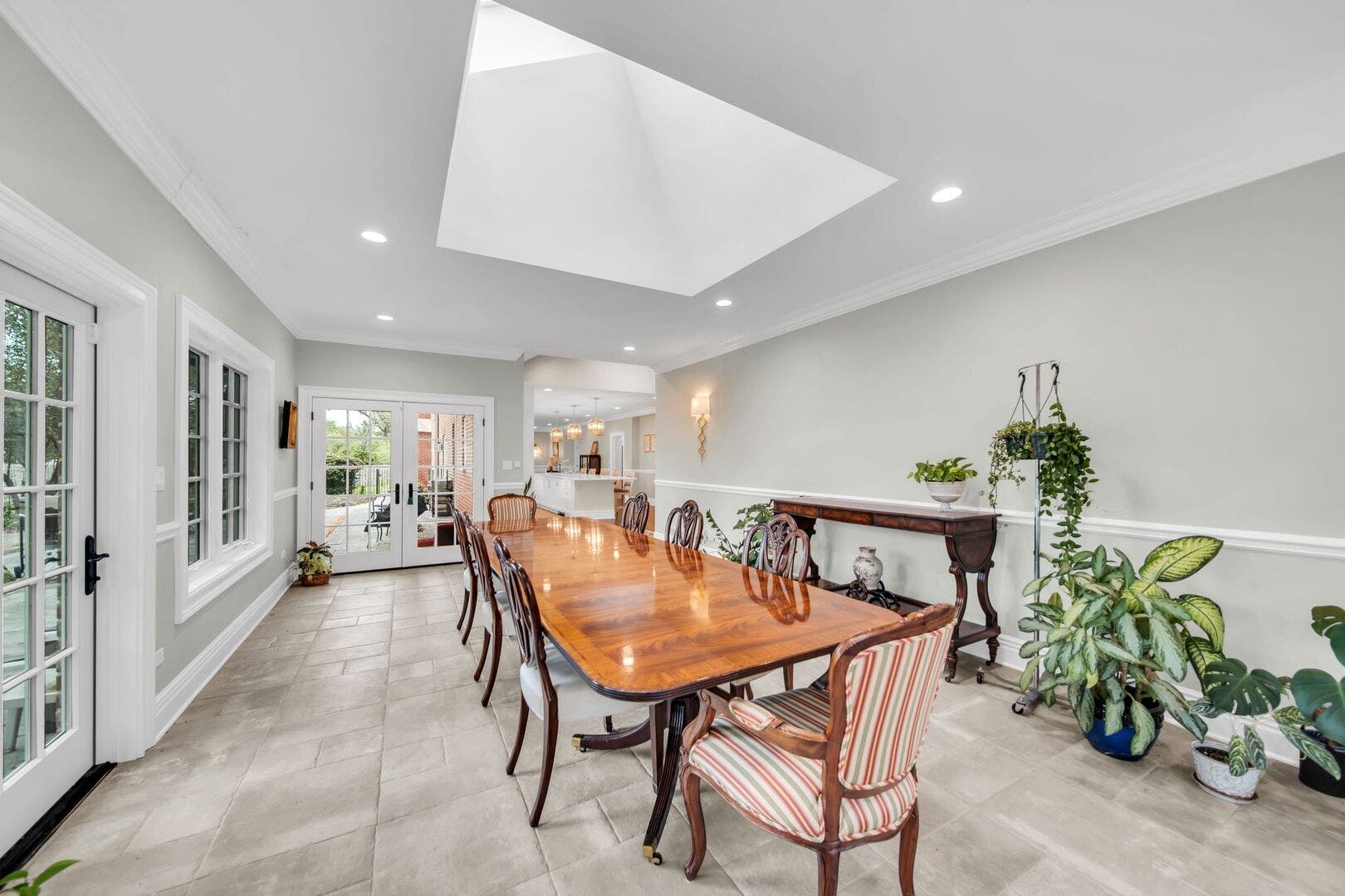 711 W Old Elm Road, Lake Forest, IL 60045 711 W Old Elm Road, Lake Forest, IL 60045