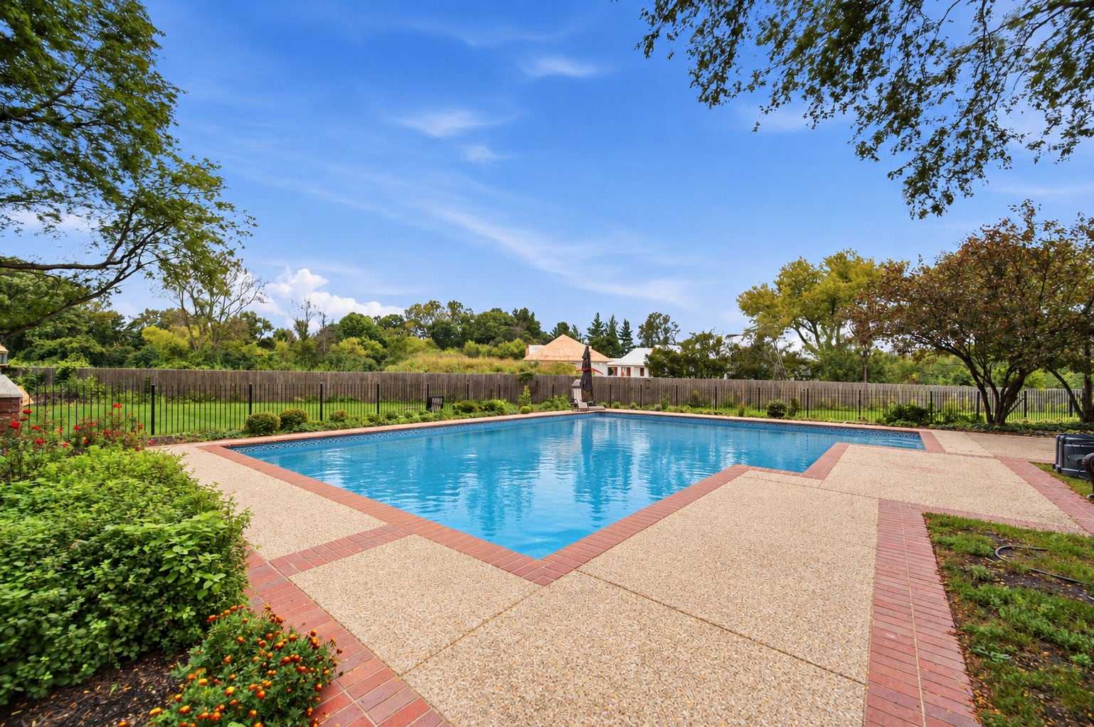 711 W Old Elm Road, Lake Forest, IL 60045 711 W Old Elm Road, Lake Forest, IL 60045