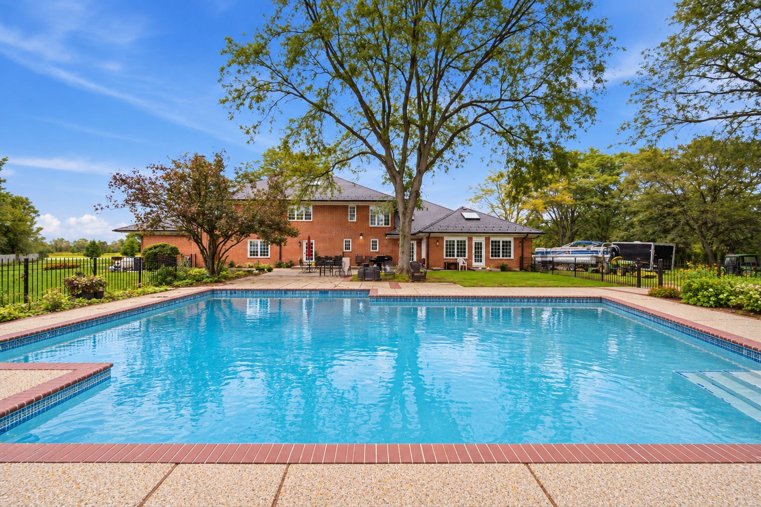 711 W Old Elm Road, Lake Forest, IL 60045 711 W Old Elm Road, Lake Forest, IL 60045