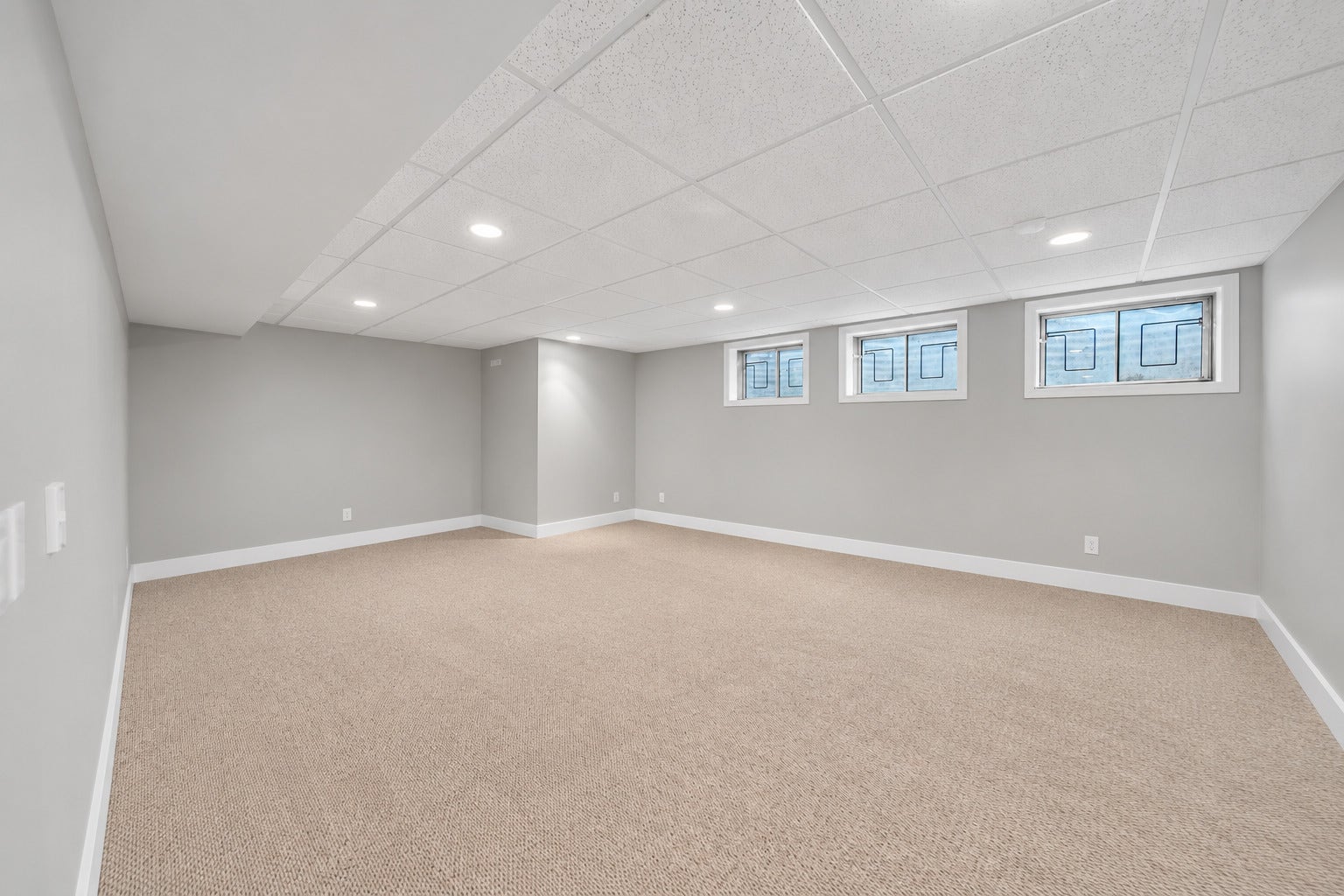 711 W Old Elm Road, Lake Forest, IL 60045 711 W Old Elm Road, Lake Forest, IL 60045