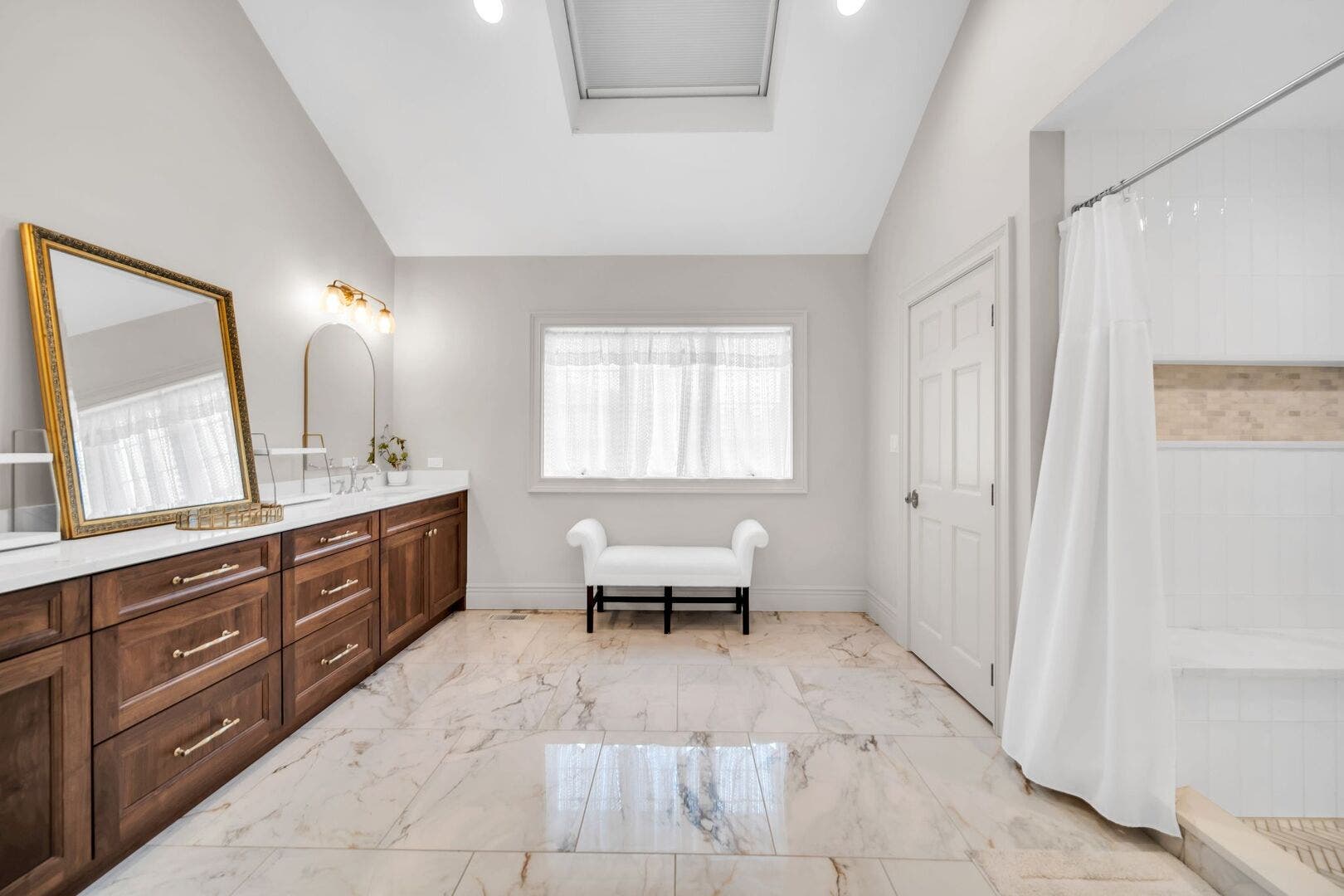 711 W Old Elm Road, Lake Forest, IL 60045 711 W Old Elm Road, Lake Forest, IL 60045