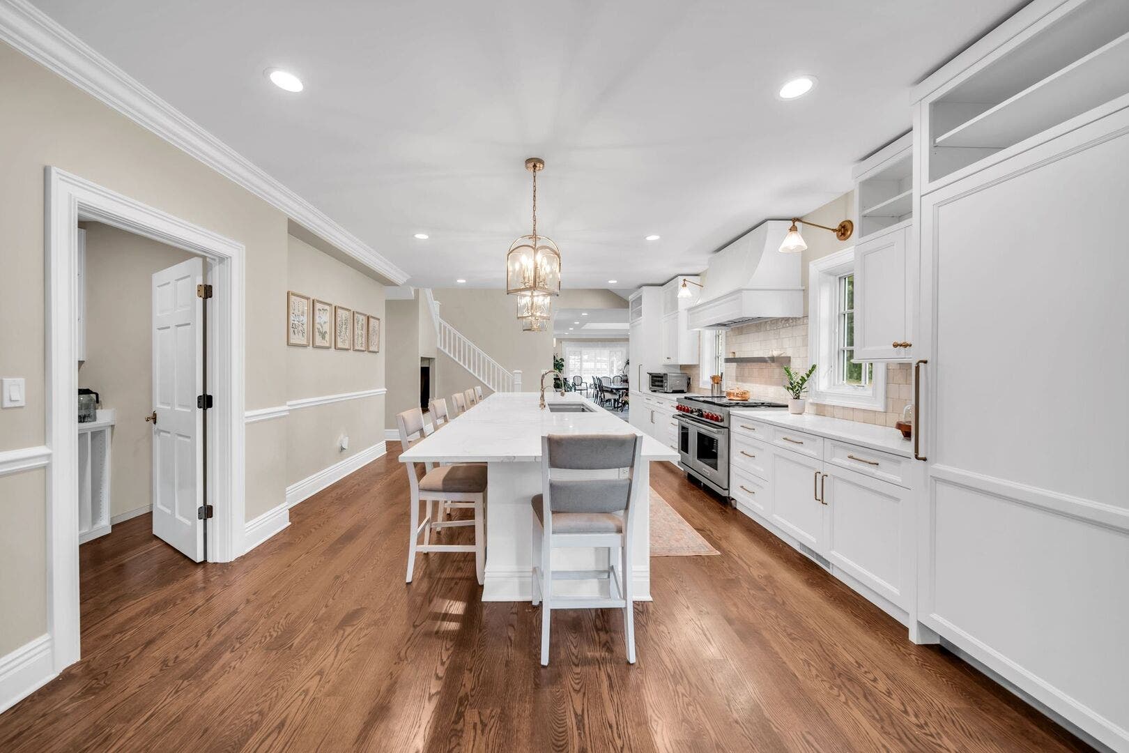 711 W Old Elm Road, Lake Forest, IL 60045 711 W Old Elm Road, Lake Forest, IL 60045