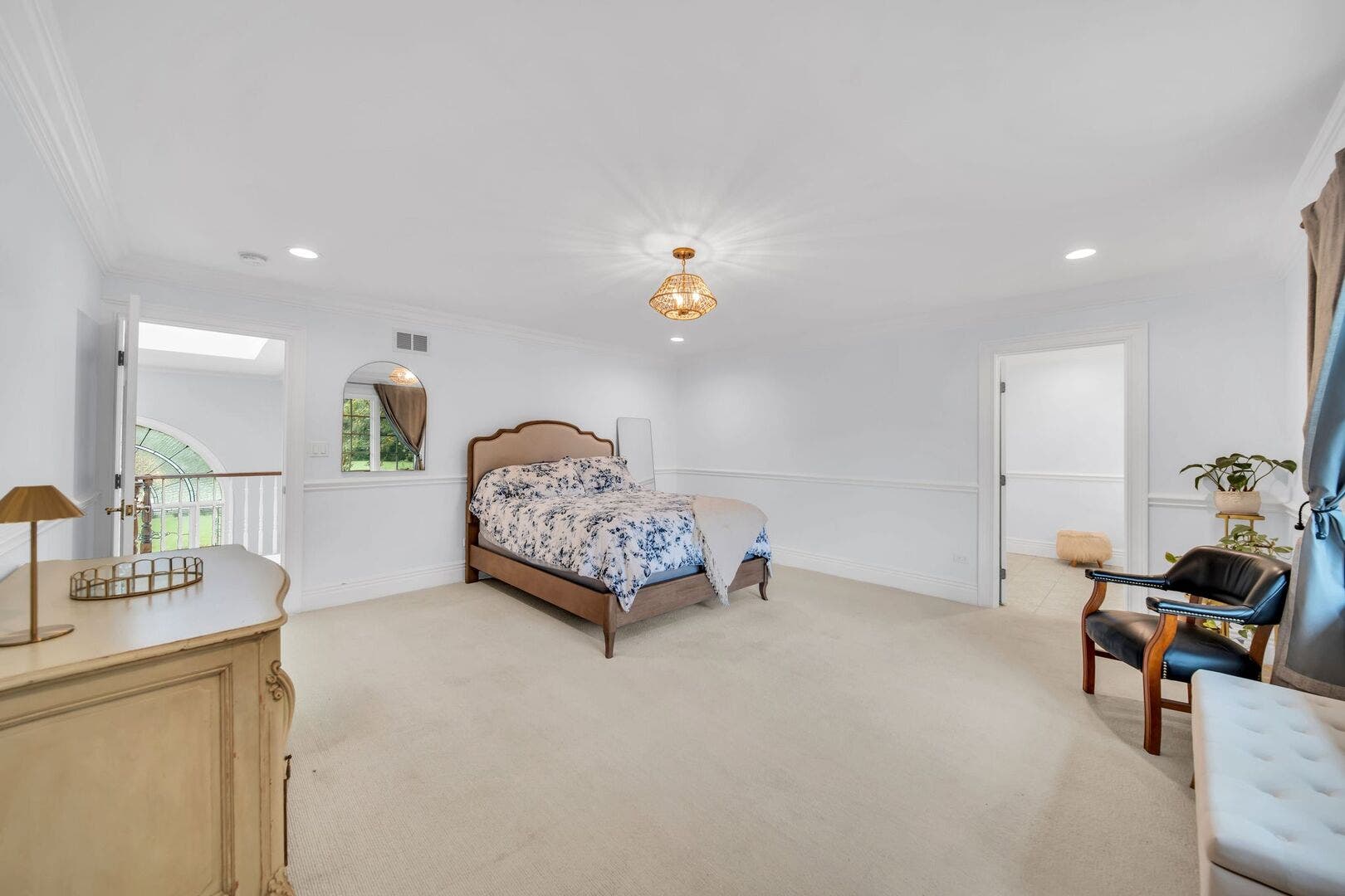 711 W Old Elm Road, Lake Forest, IL 60045 711 W Old Elm Road, Lake Forest, IL 60045