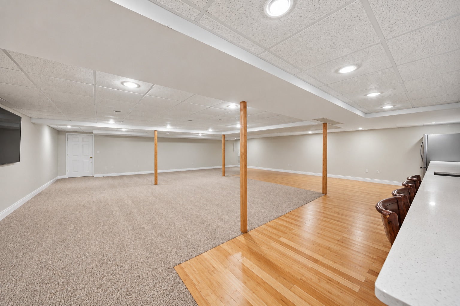 711 W Old Elm Road, Lake Forest, IL 60045 711 W Old Elm Road, Lake Forest, IL 60045