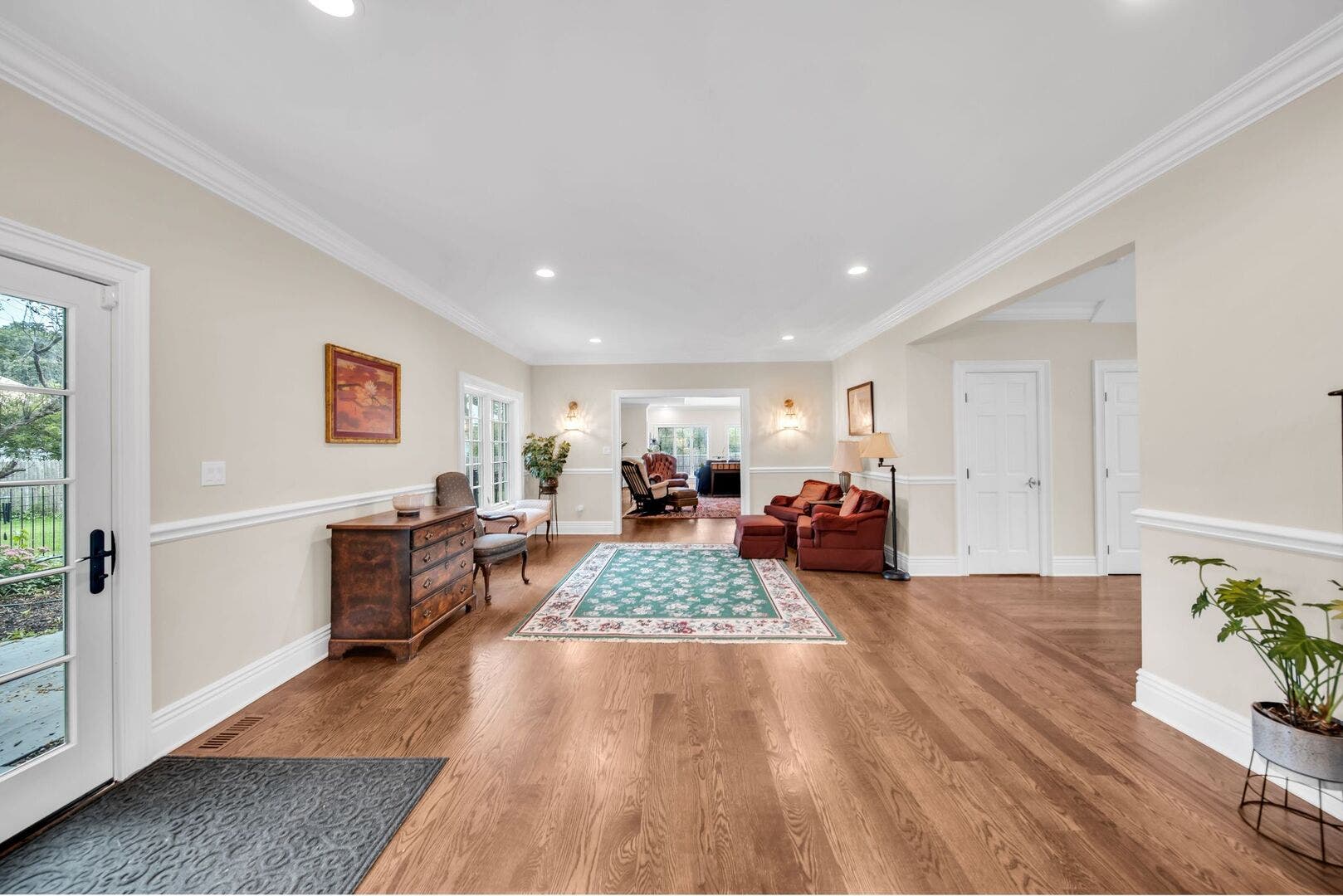 711 W Old Elm Road, Lake Forest, IL 60045 711 W Old Elm Road, Lake Forest, IL 60045