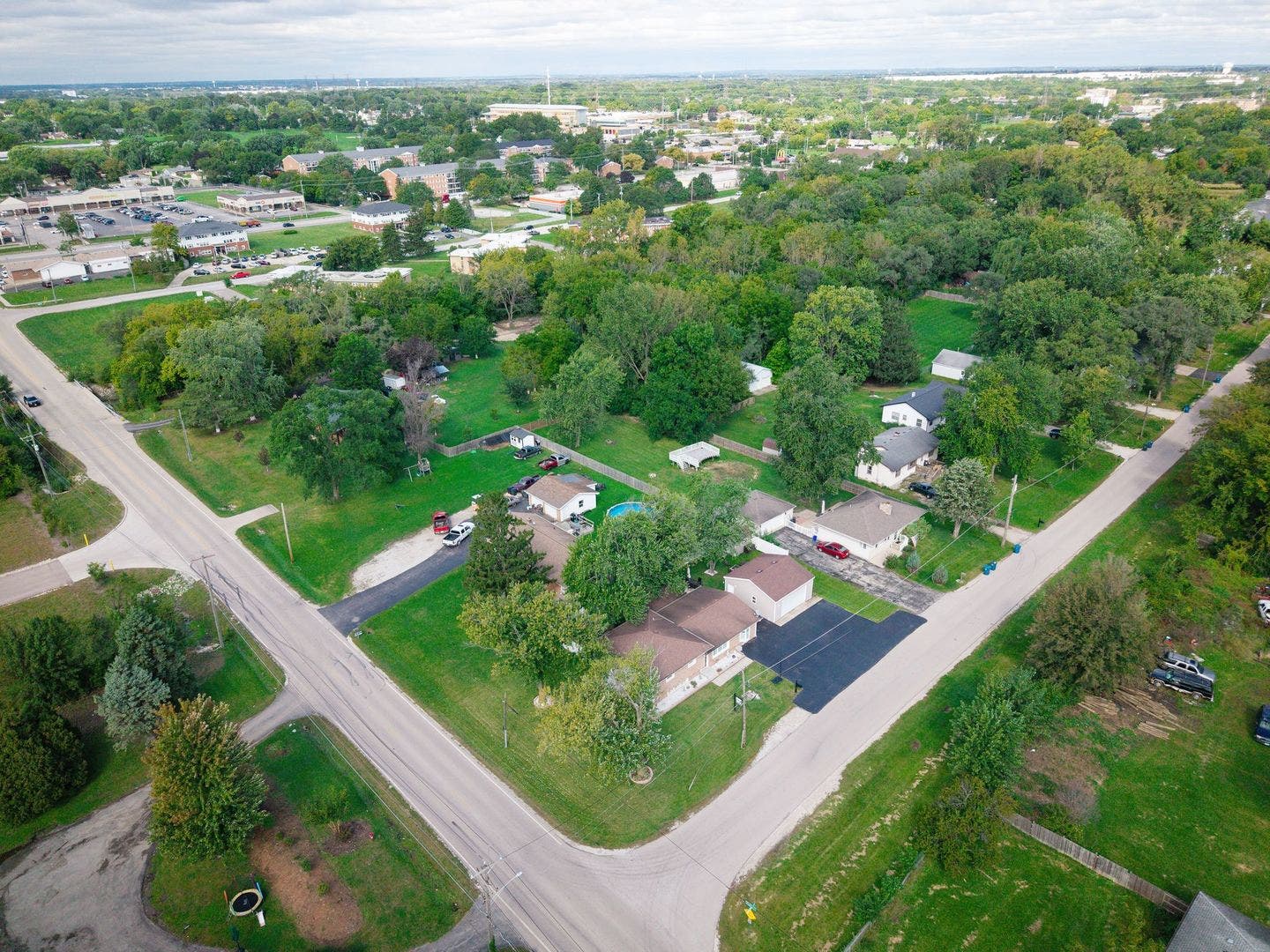 960 Becker Lane, Aurora, IL 60505